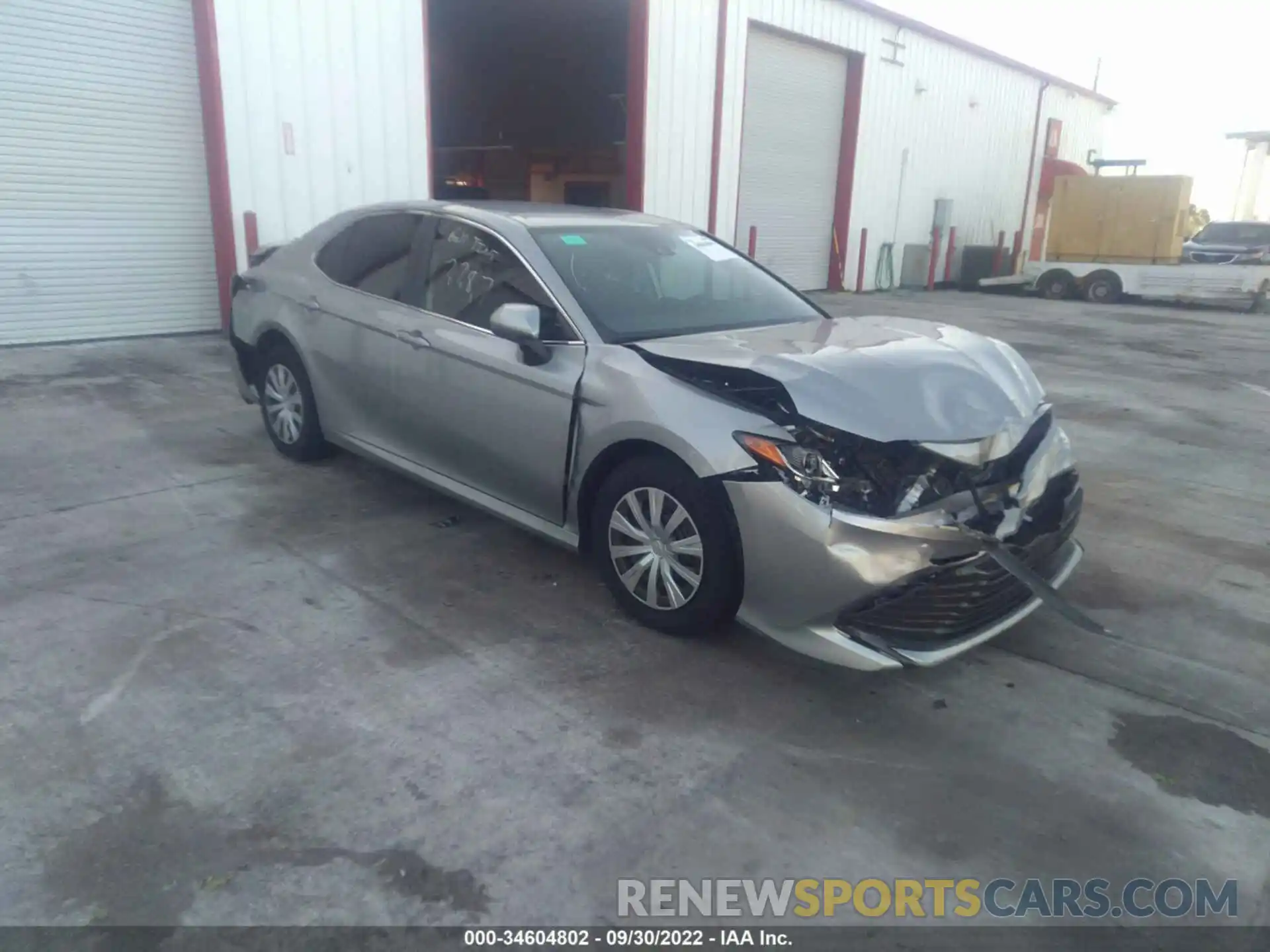 1 Photograph of a damaged car 4T1A11AK8LU965883 TOYOTA CAMRY 2020