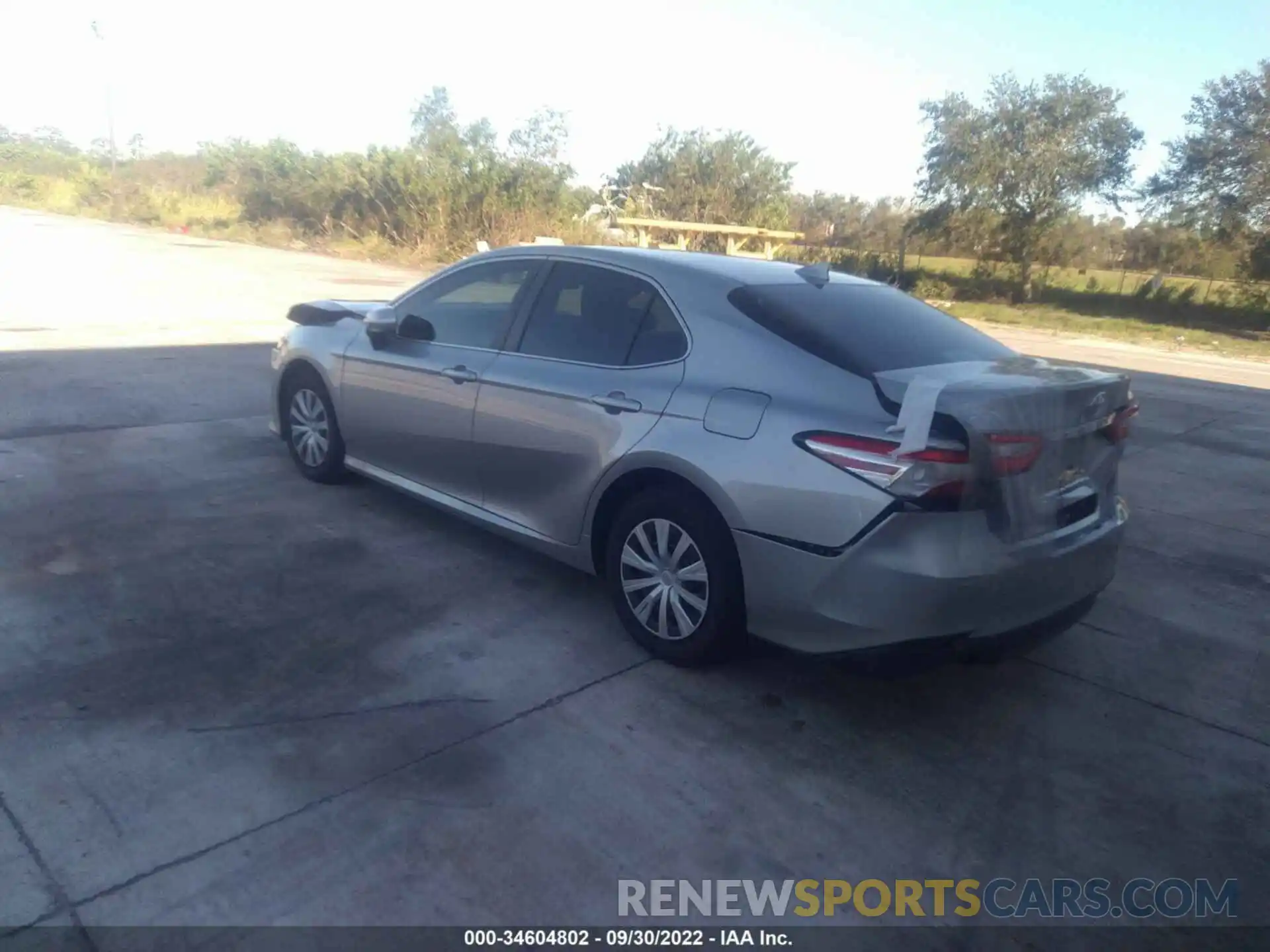 3 Photograph of a damaged car 4T1A11AK8LU965883 TOYOTA CAMRY 2020