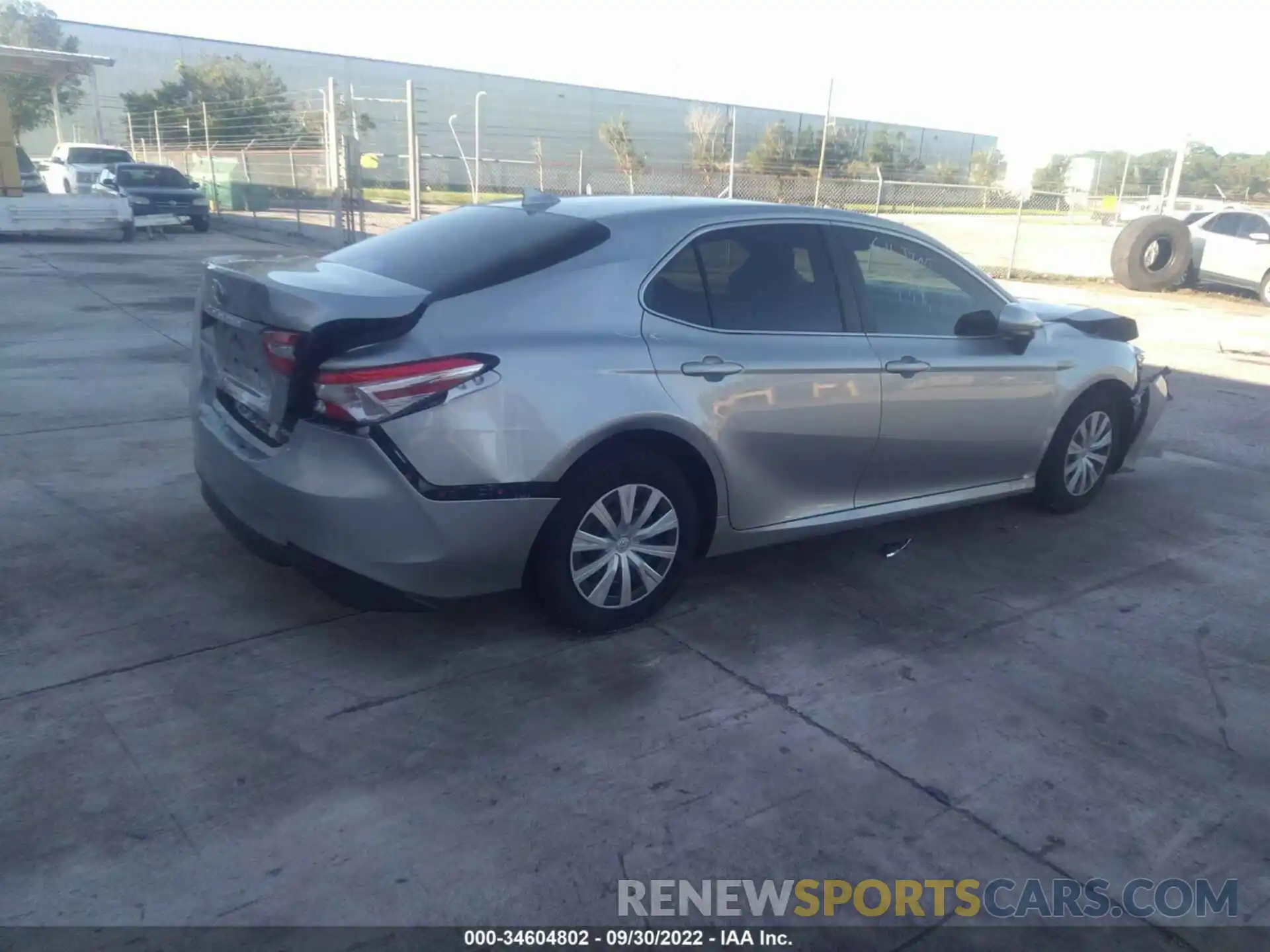 4 Photograph of a damaged car 4T1A11AK8LU965883 TOYOTA CAMRY 2020