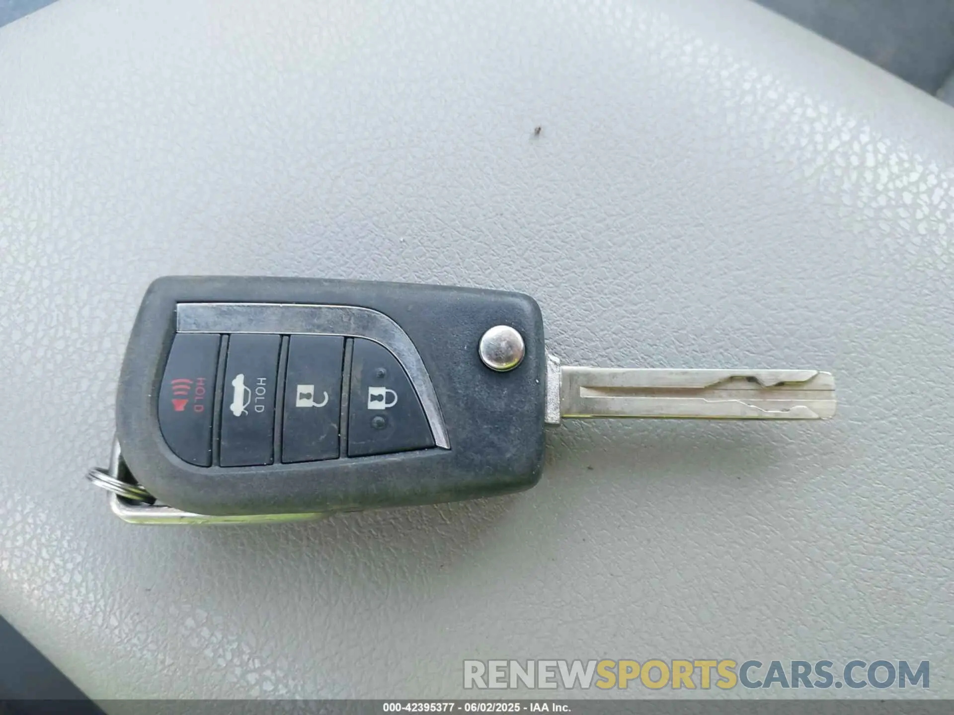 11 Photograph of a damaged car 4T1A11AK8LU972879 TOYOTA CAMRY 2020