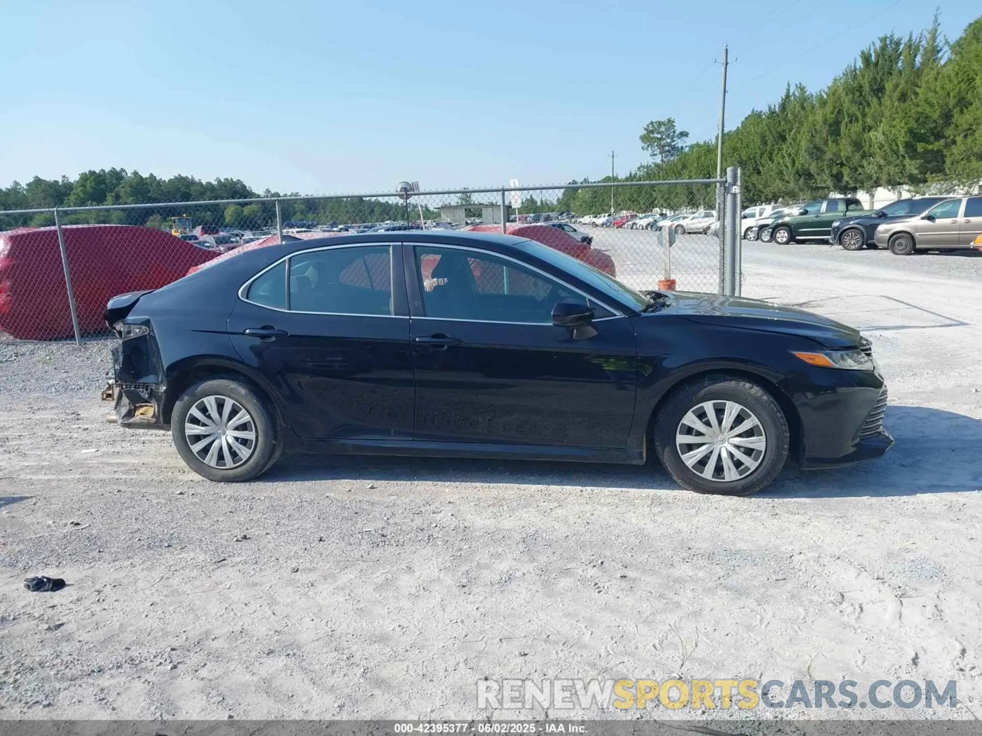 13 Photograph of a damaged car 4T1A11AK8LU972879 TOYOTA CAMRY 2020