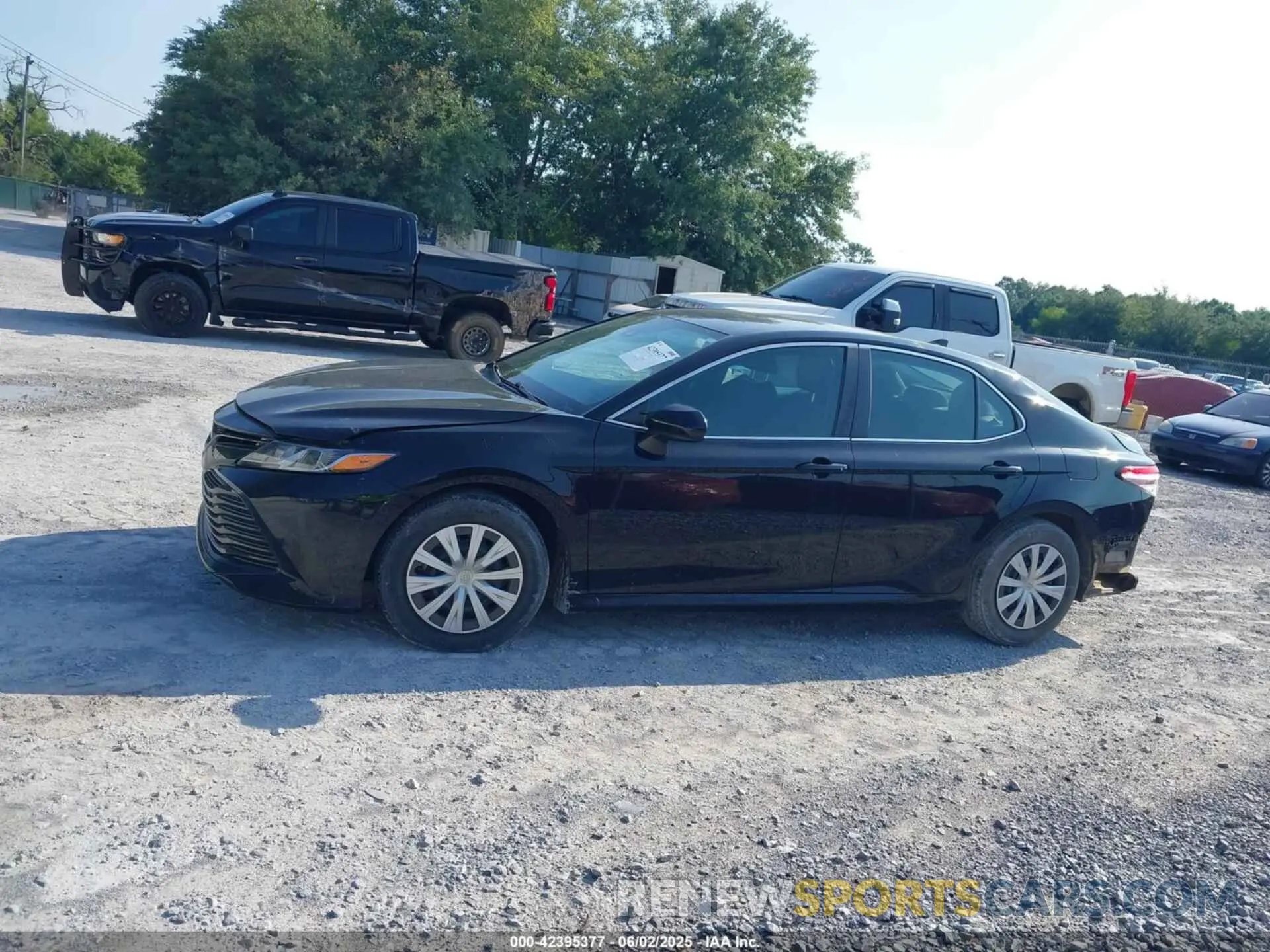 14 Photograph of a damaged car 4T1A11AK8LU972879 TOYOTA CAMRY 2020