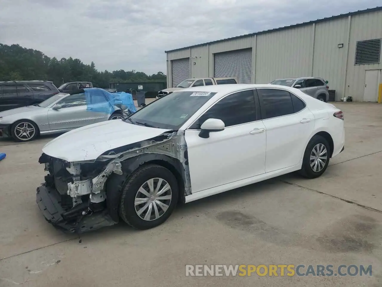 1 Photograph of a damaged car 4T1A11AK9LU992798 TOYOTA CAMRY 2020