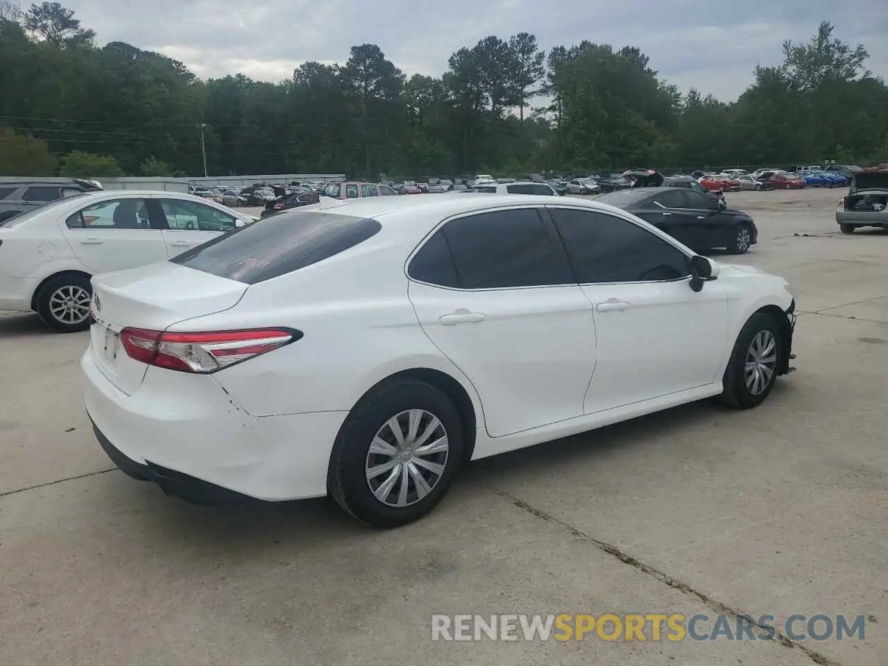 3 Photograph of a damaged car 4T1A11AK9LU992798 TOYOTA CAMRY 2020