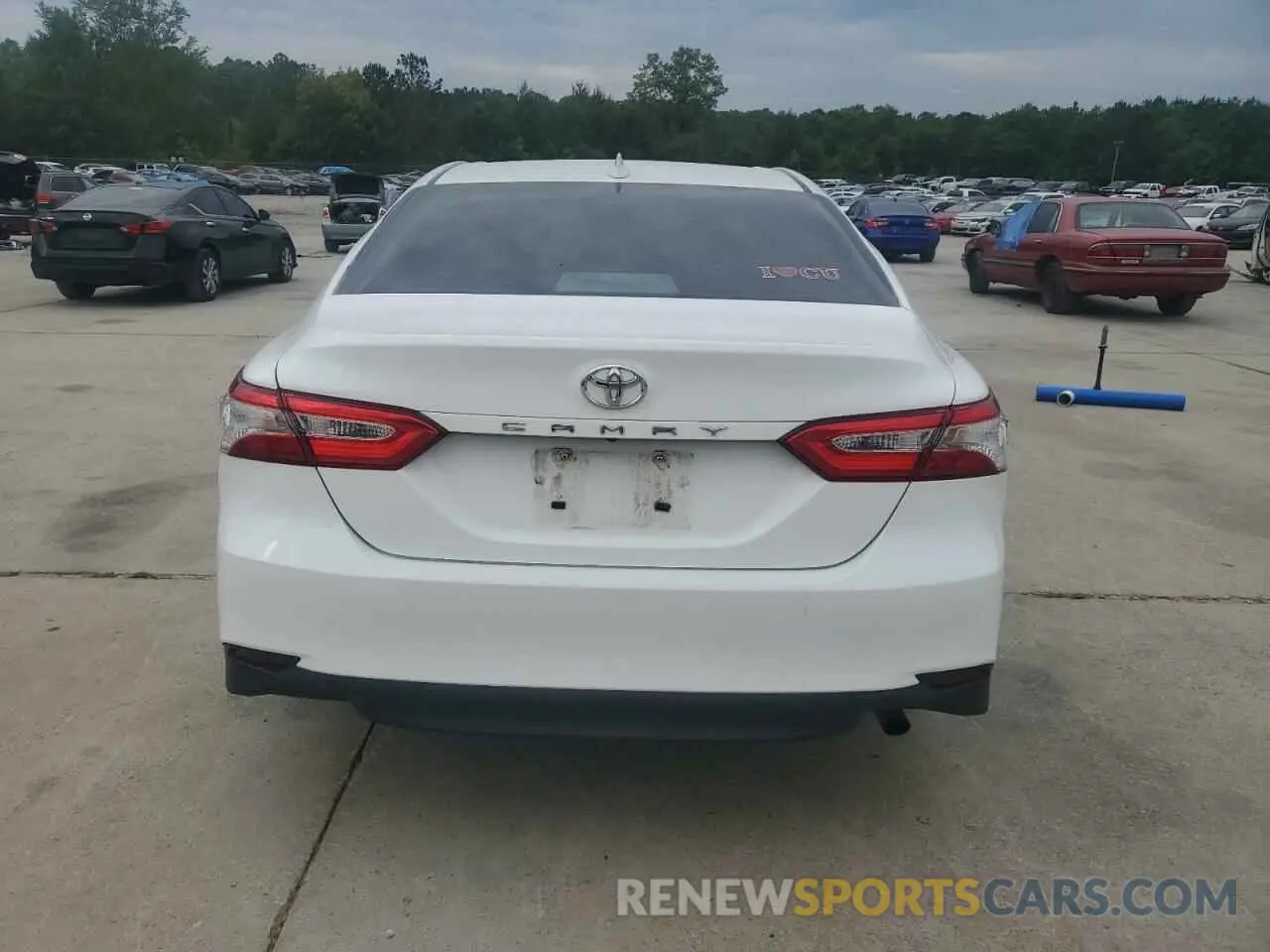 6 Photograph of a damaged car 4T1A11AK9LU992798 TOYOTA CAMRY 2020