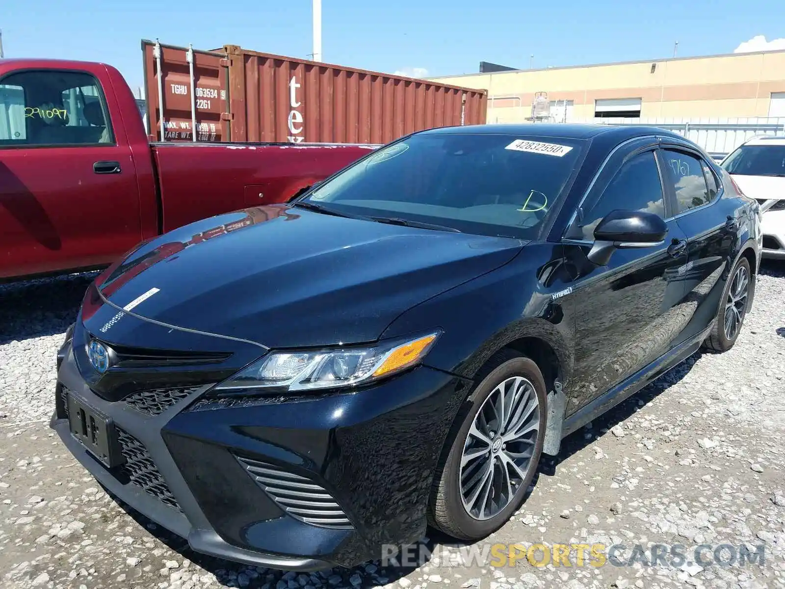 2 Photograph of a damaged car 4T1B21HK7LU522518 TOYOTA CAMRY 2020