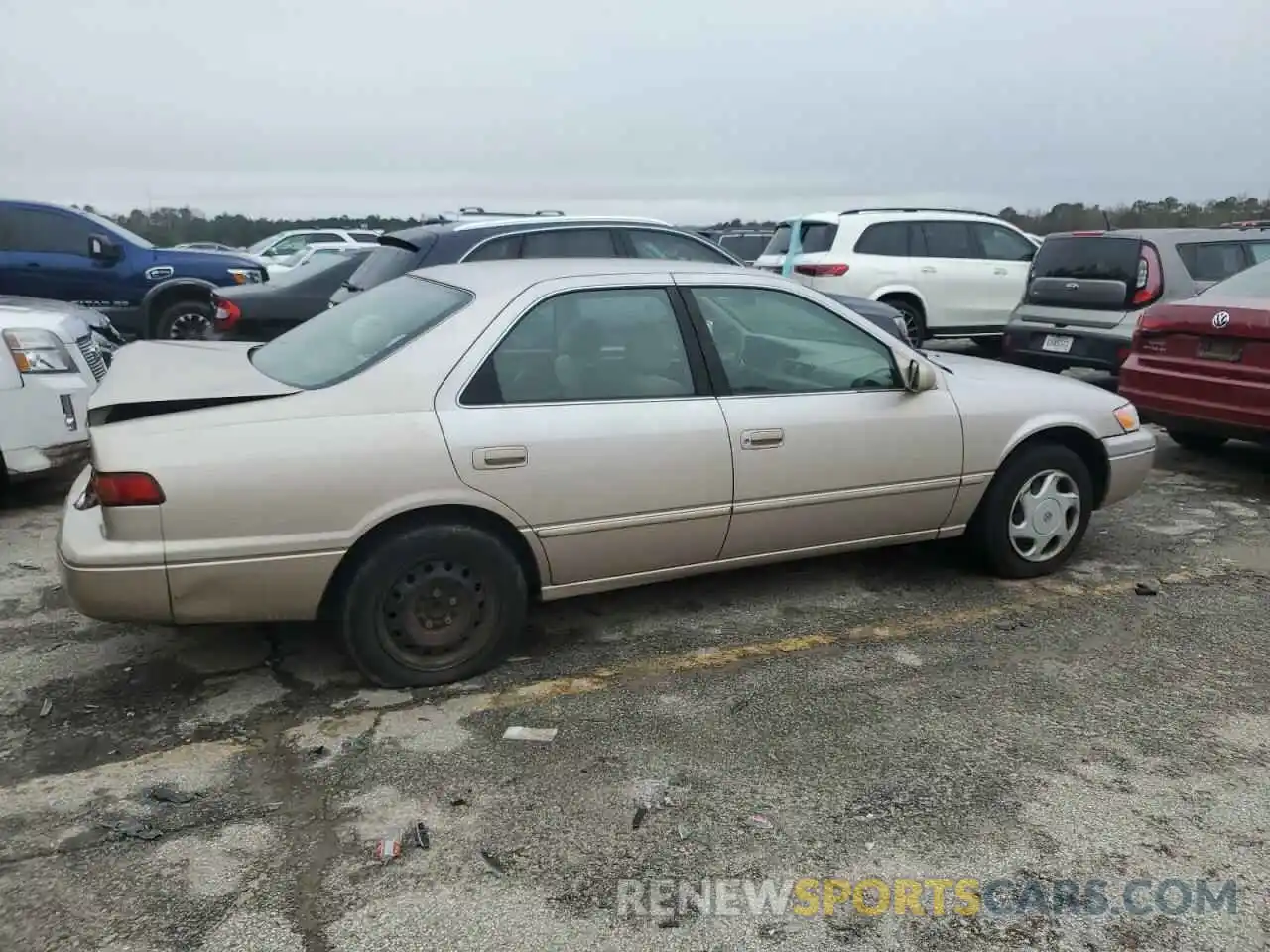 3 Photograph of a damaged car 4T1BF22K2VU911363 TOYOTA CAMRY 2020