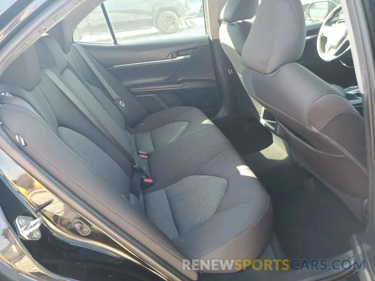 10 Photograph of a damaged car 4T1C11AK0LU325238 TOYOTA CAMRY 2020