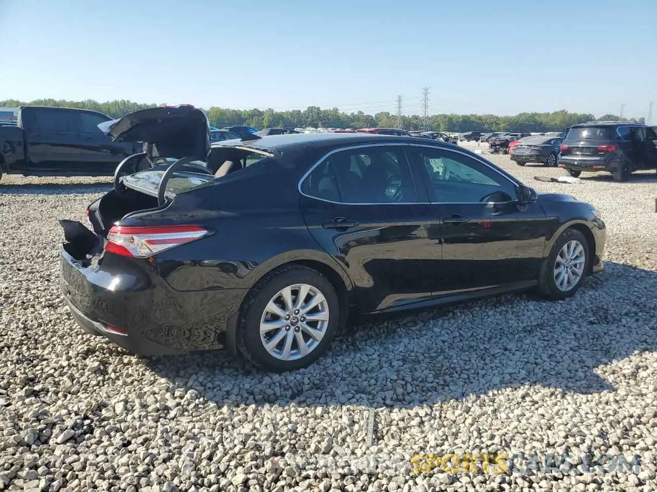 3 Photograph of a damaged car 4T1C11AK0LU325238 TOYOTA CAMRY 2020