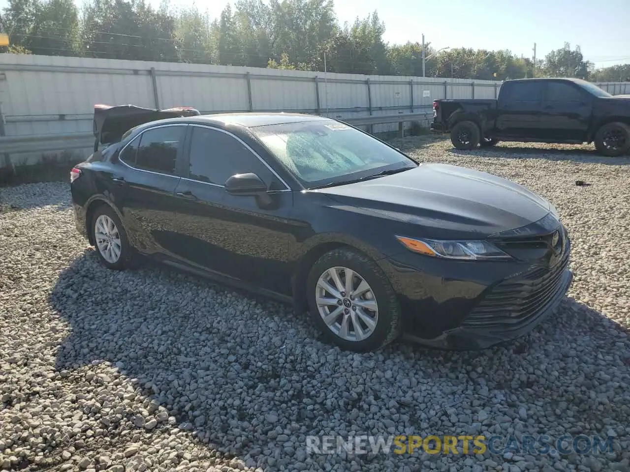 4 Photograph of a damaged car 4T1C11AK0LU325238 TOYOTA CAMRY 2020
