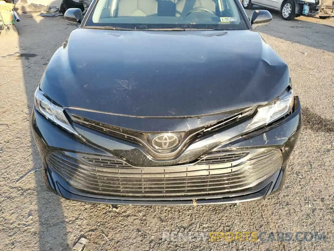 11 Photograph of a damaged car 4T1C11AK0LU328477 TOYOTA CAMRY 2020