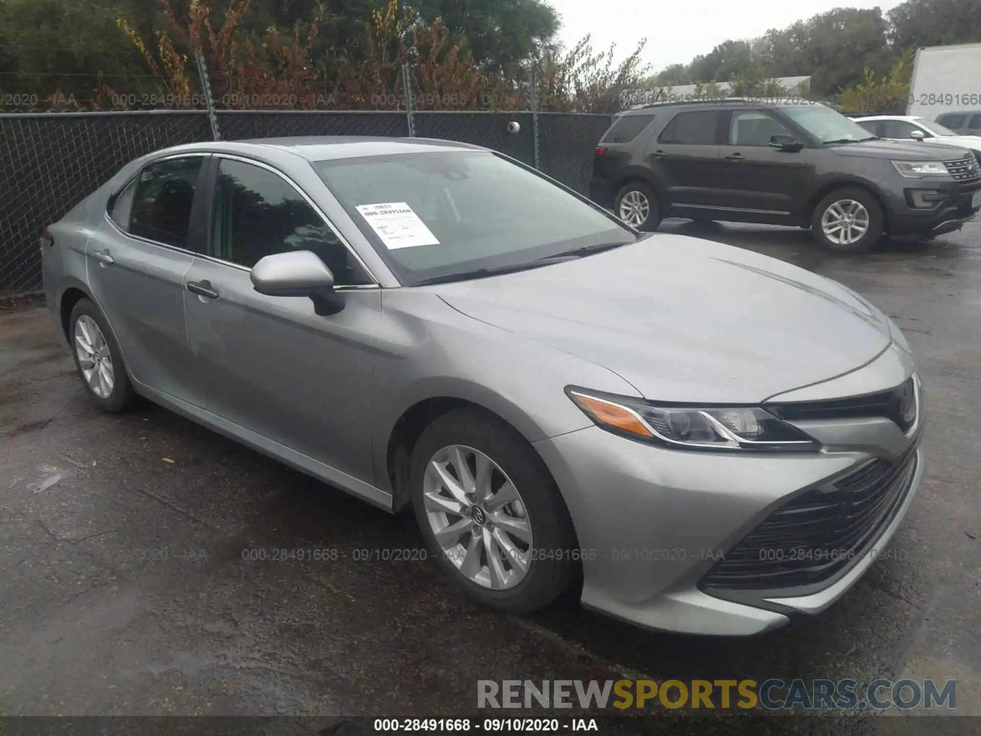 1 Photograph of a damaged car 4T1C11AK0LU331363 TOYOTA CAMRY 2020