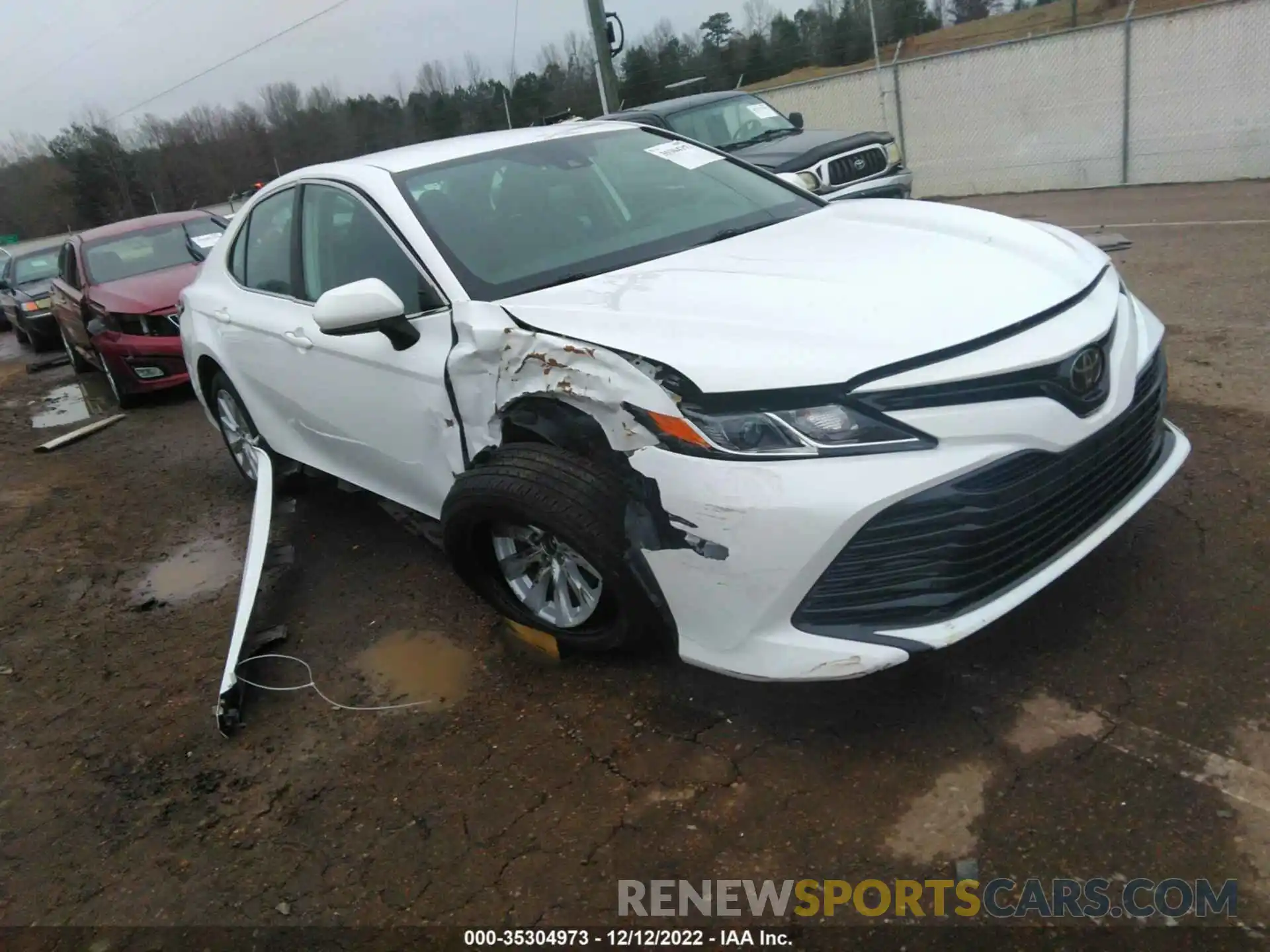 1 Photograph of a damaged car 4T1C11AK0LU332724 TOYOTA CAMRY 2020