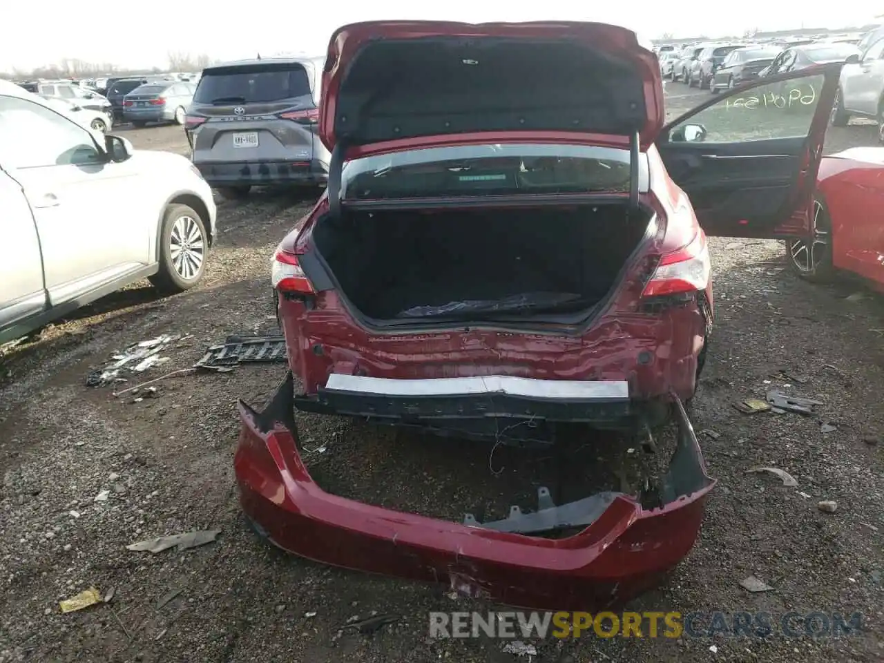 9 Photograph of a damaged car 4T1C11AK0LU333081 TOYOTA CAMRY 2020