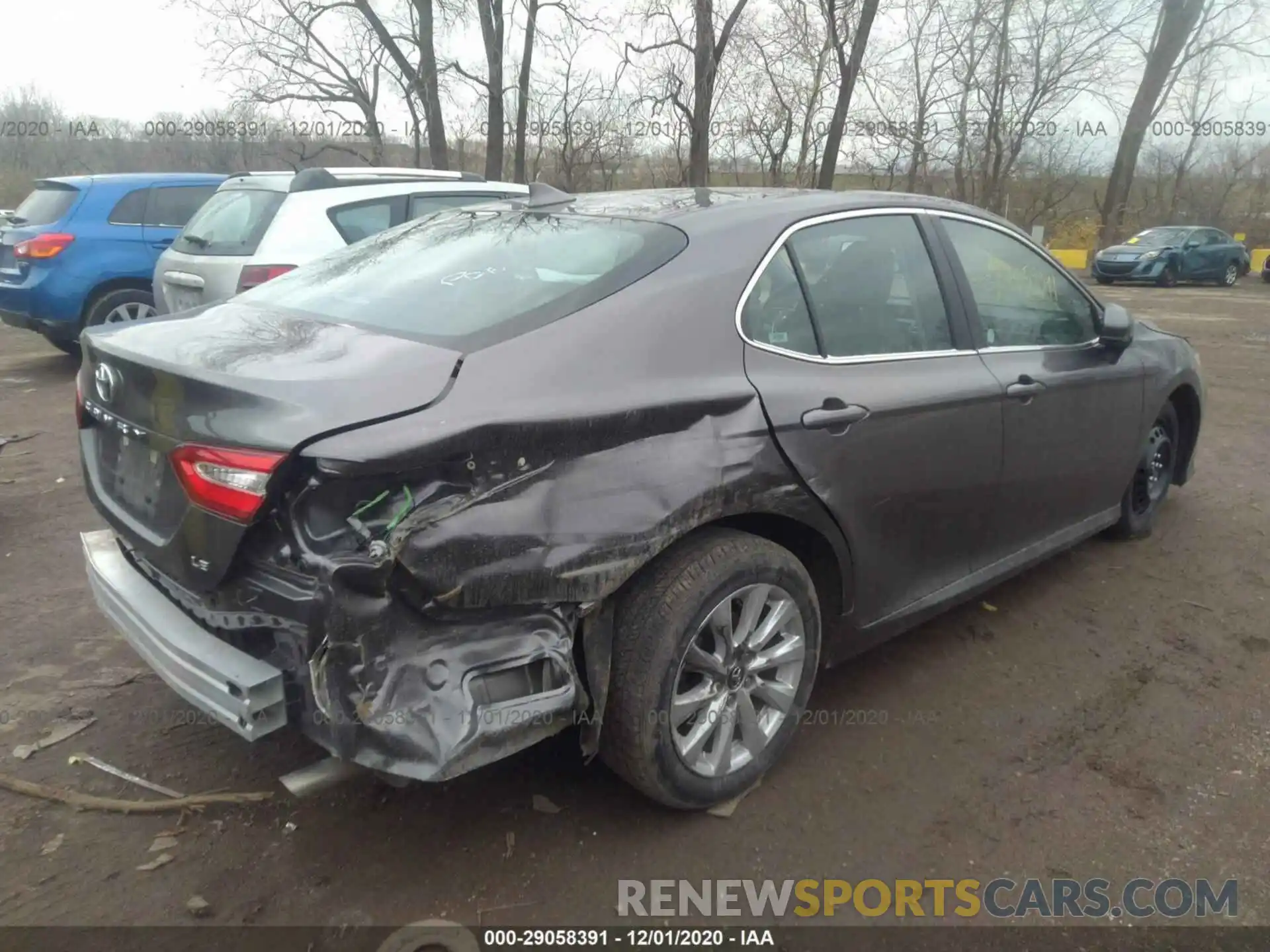 4 Photograph of a damaged car 4T1C11AK0LU345473 TOYOTA CAMRY 2020