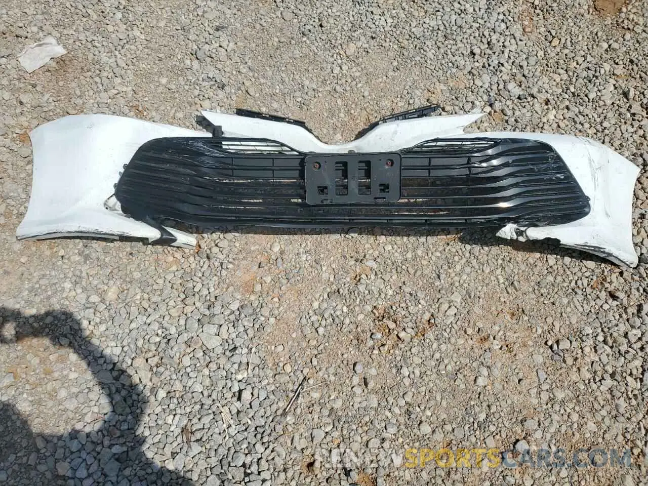 14 Photograph of a damaged car 4T1C11AK0LU347112 TOYOTA CAMRY 2020