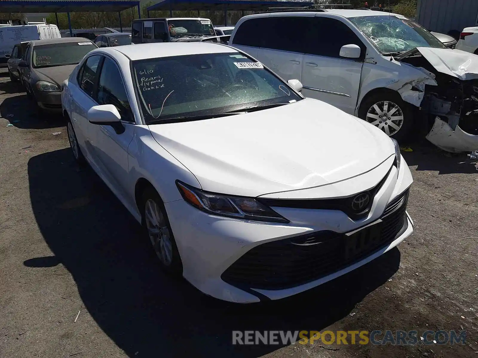 1 Photograph of a damaged car 4T1C11AK0LU347417 TOYOTA CAMRY 2020