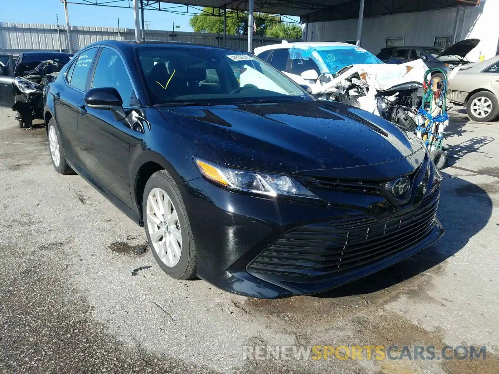 1 Photograph of a damaged car 4T1C11AK0LU348048 TOYOTA CAMRY 2020