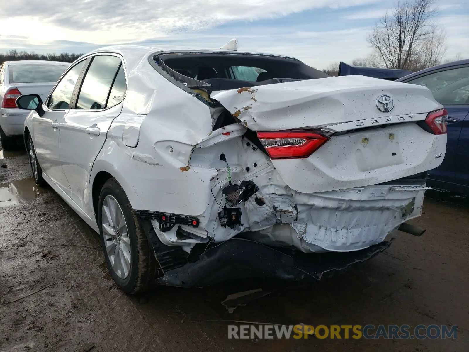 3 Photograph of a damaged car 4T1C11AK0LU348308 TOYOTA CAMRY 2020