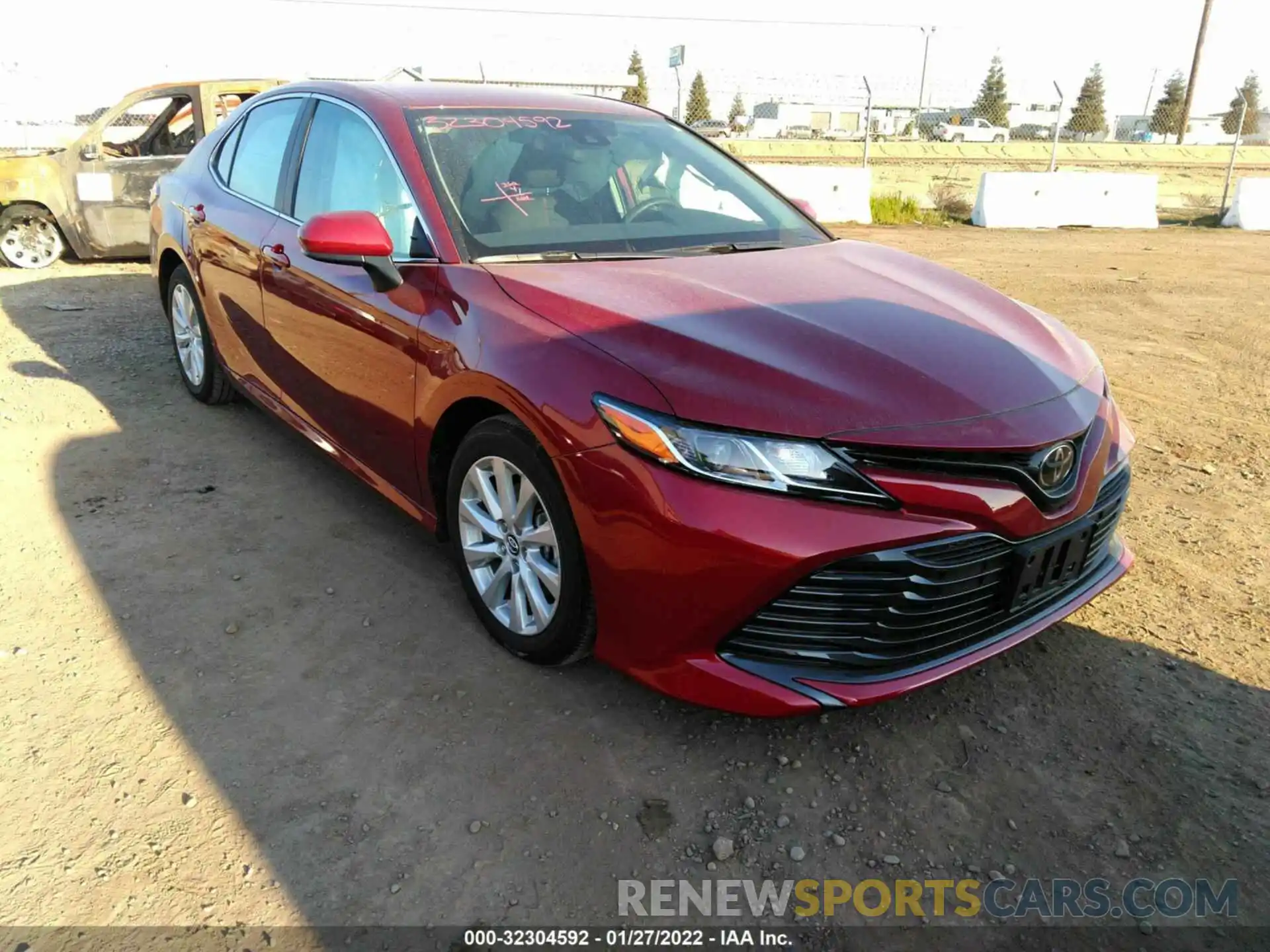 1 Photograph of a damaged car 4T1C11AK0LU352939 TOYOTA CAMRY 2020