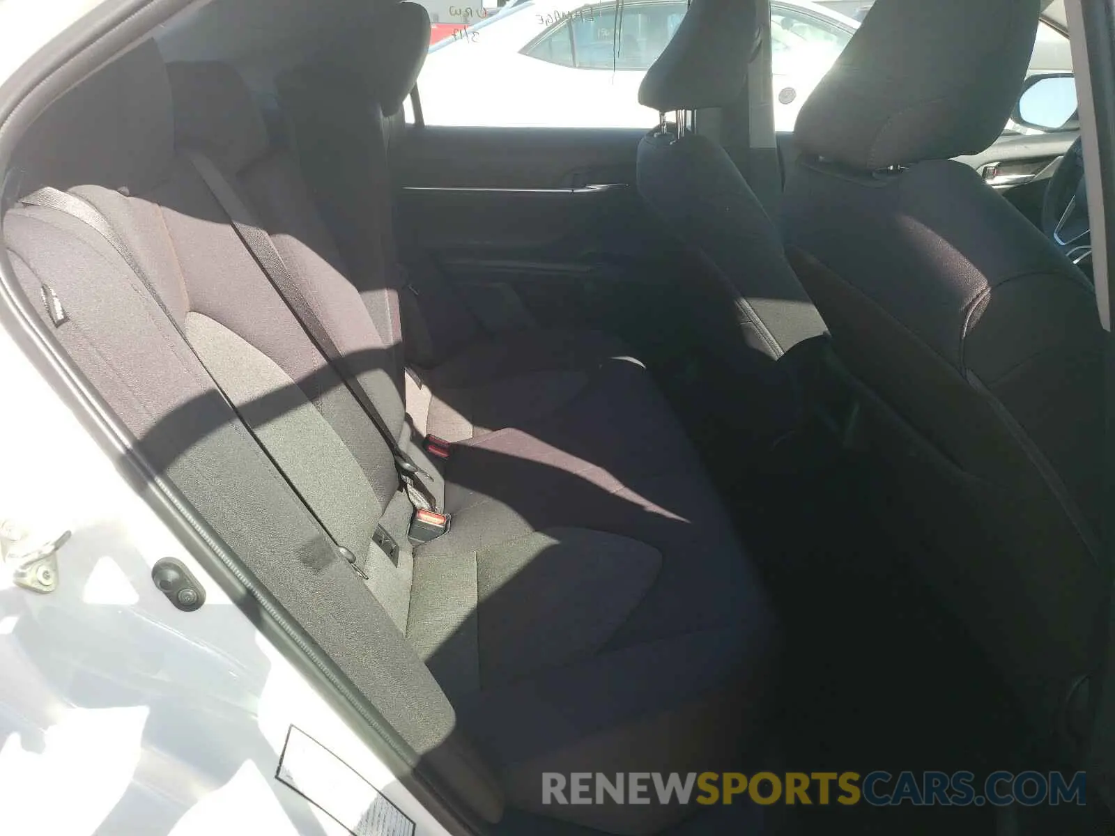 6 Photograph of a damaged car 4T1C11AK0LU357428 TOYOTA CAMRY 2020