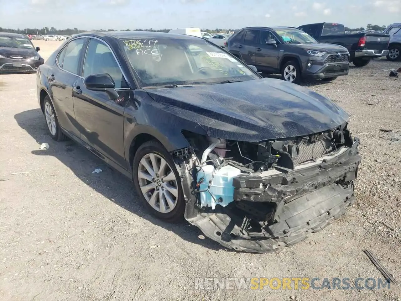 1 Photograph of a damaged car 4T1C11AK0LU361639 TOYOTA CAMRY 2020
