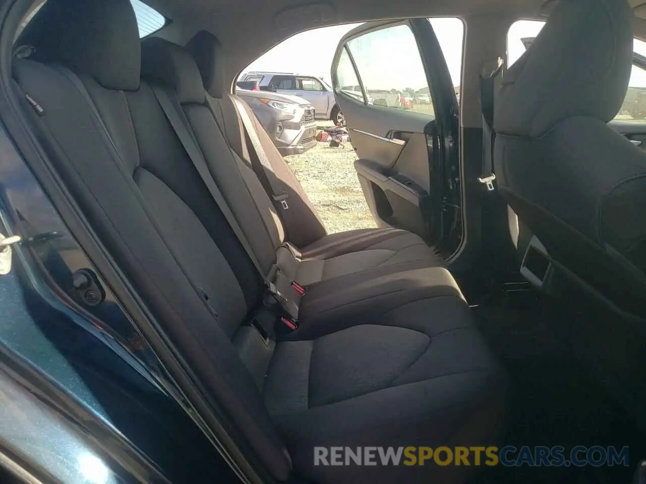 6 Photograph of a damaged car 4T1C11AK0LU361639 TOYOTA CAMRY 2020