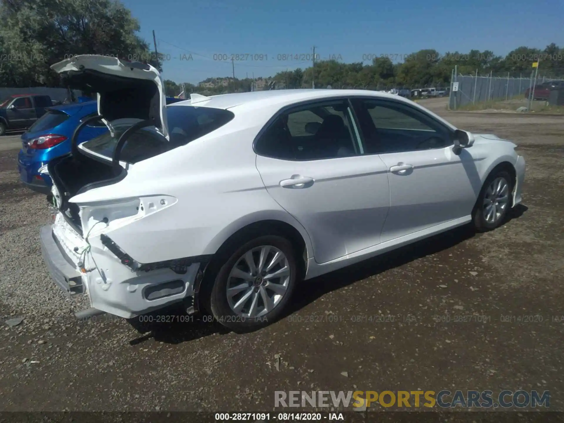 4 Photograph of a damaged car 4T1C11AK0LU365075 TOYOTA CAMRY 2020