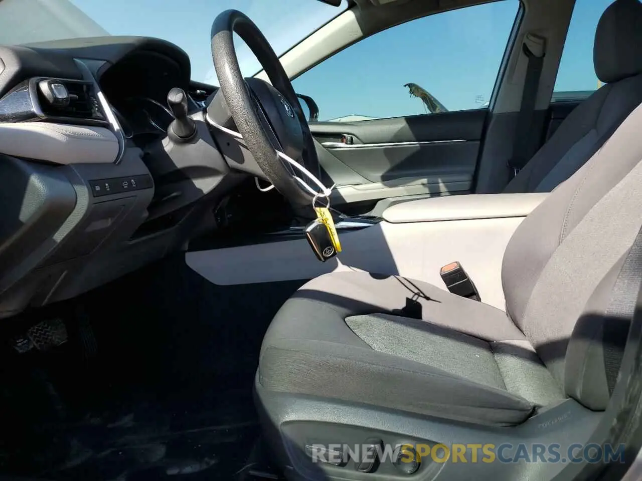 7 Photograph of a damaged car 4T1C11AK0LU365528 TOYOTA CAMRY 2020