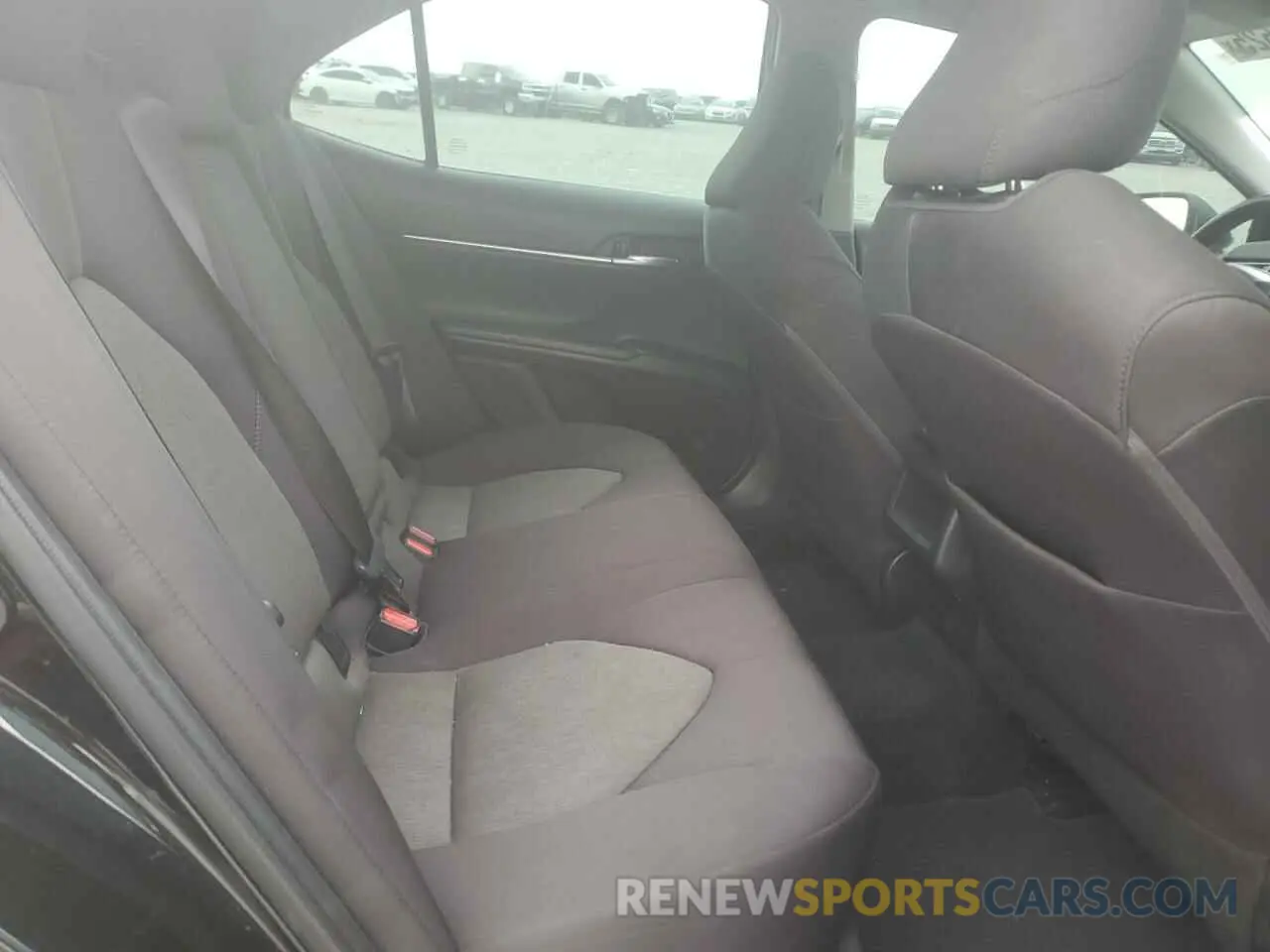 10 Photograph of a damaged car 4T1C11AK0LU365724 TOYOTA CAMRY 2020