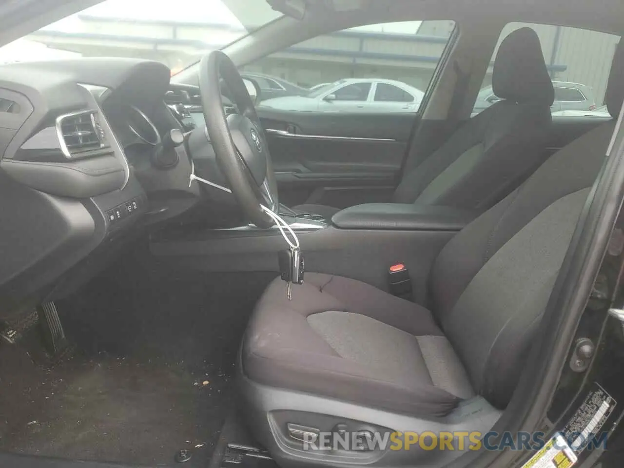 7 Photograph of a damaged car 4T1C11AK0LU365724 TOYOTA CAMRY 2020