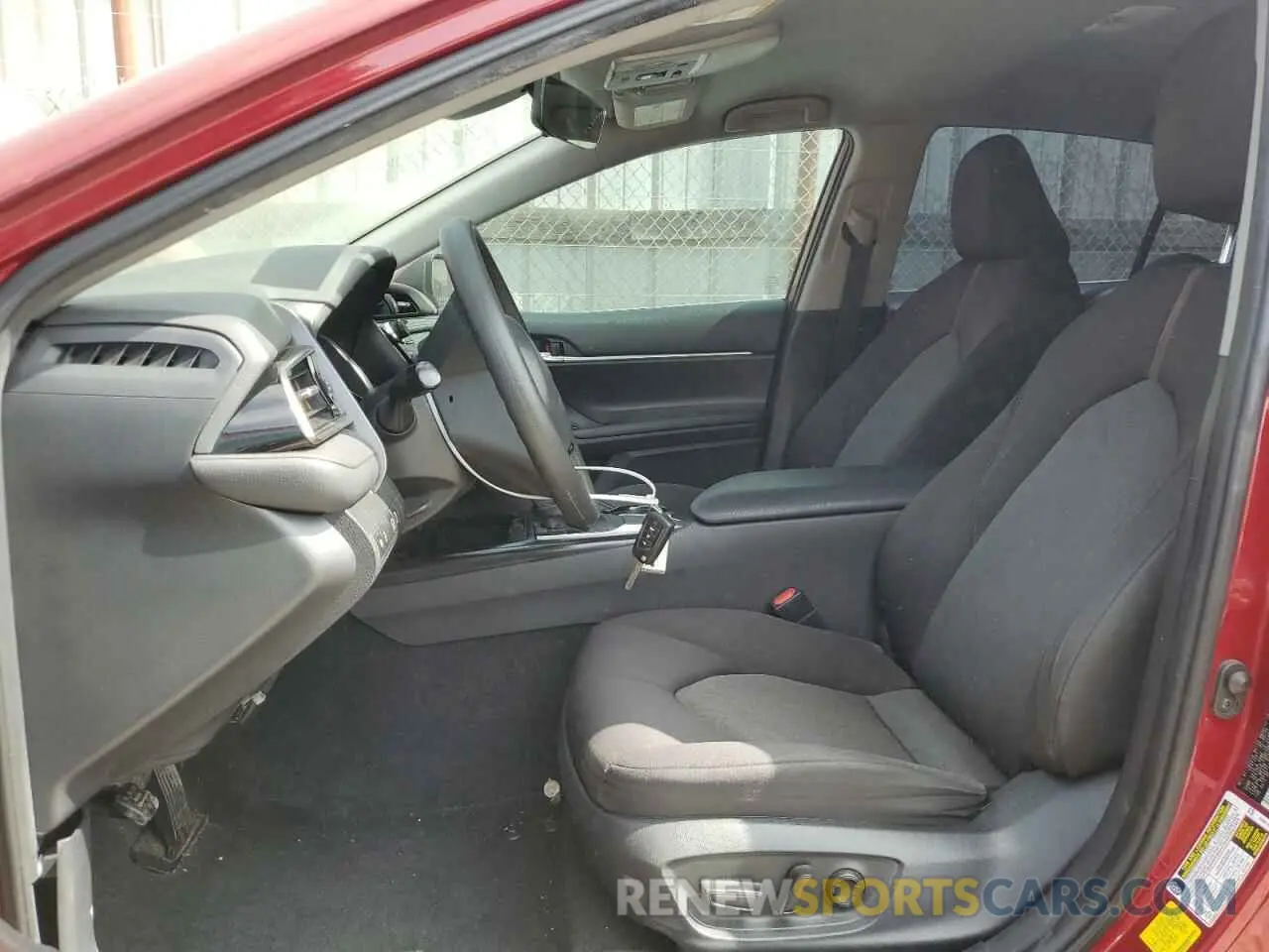 7 Photograph of a damaged car 4T1C11AK0LU373418 TOYOTA CAMRY 2020