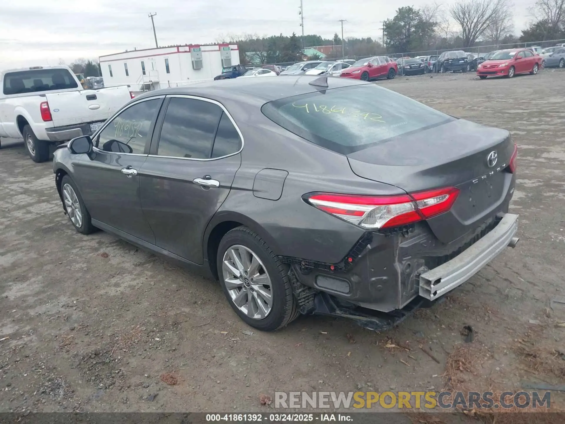 3 Photograph of a damaged car 4T1C11AK0LU400052 TOYOTA CAMRY 2020