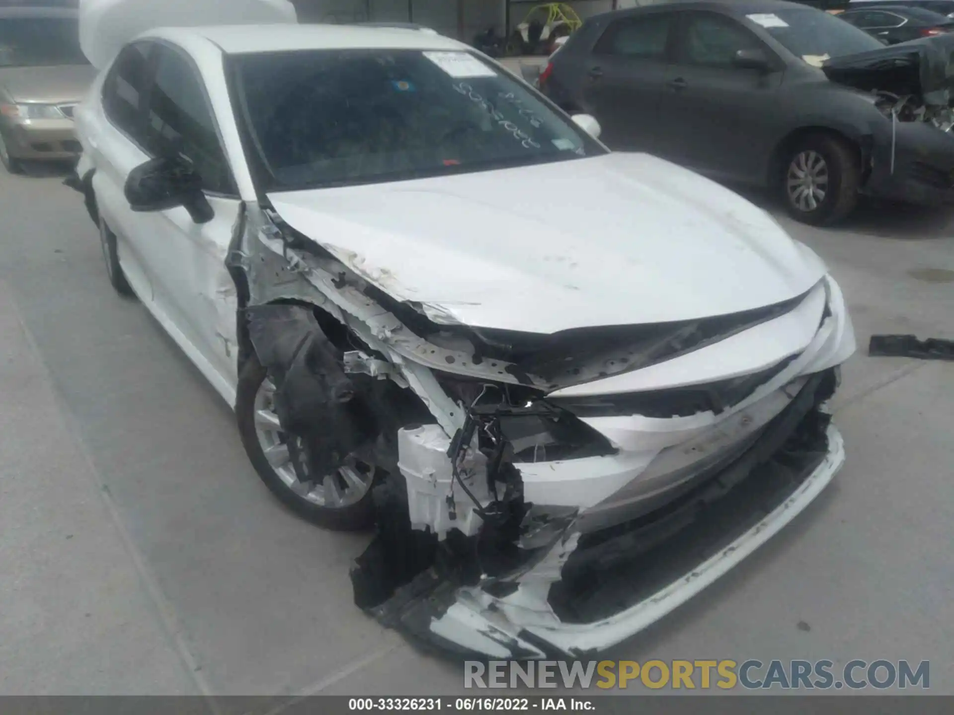 6 Photograph of a damaged car 4T1C11AK0LU401251 TOYOTA CAMRY 2020