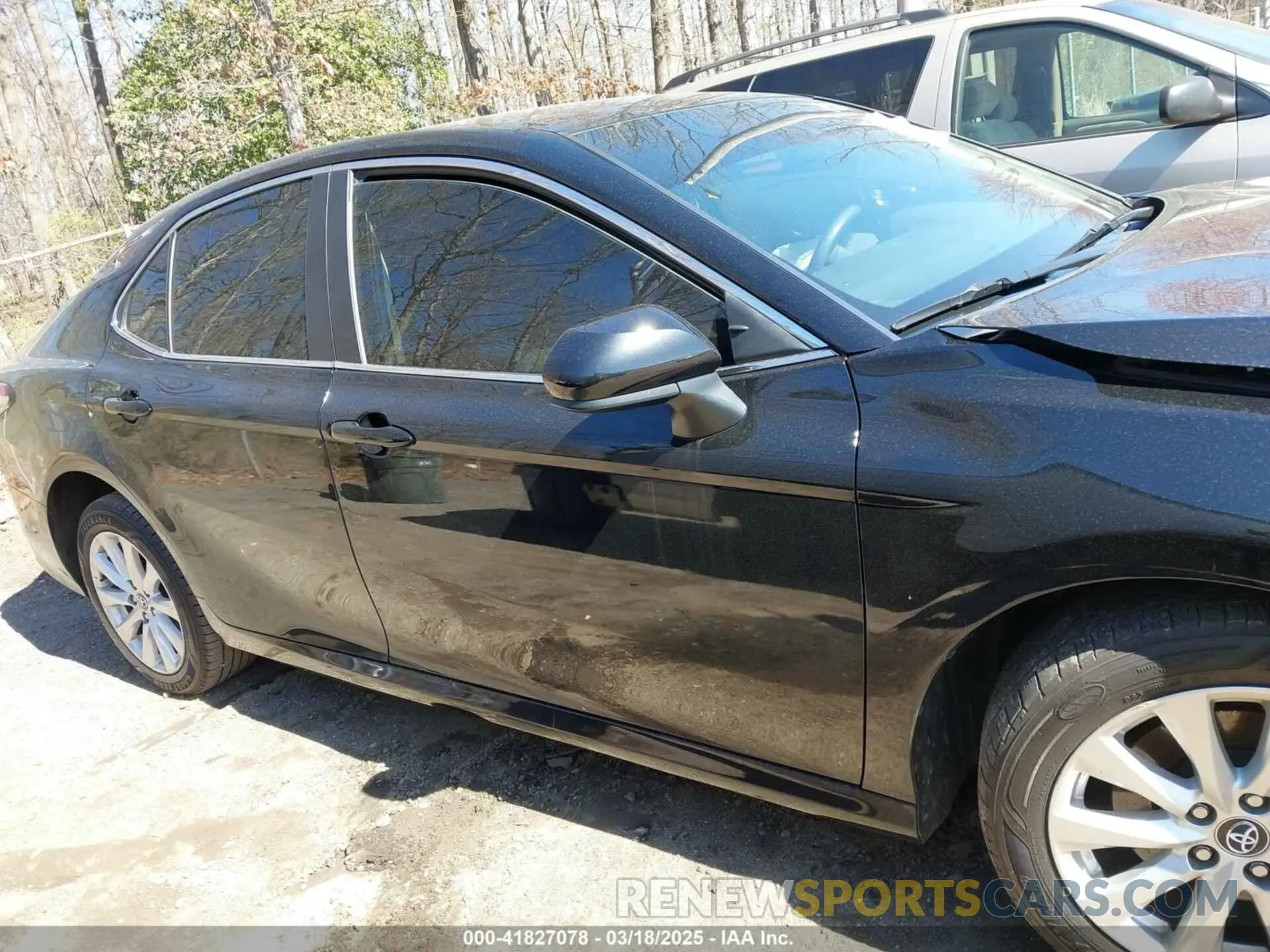 13 Photograph of a damaged car 4T1C11AK0LU884286 TOYOTA CAMRY 2020
