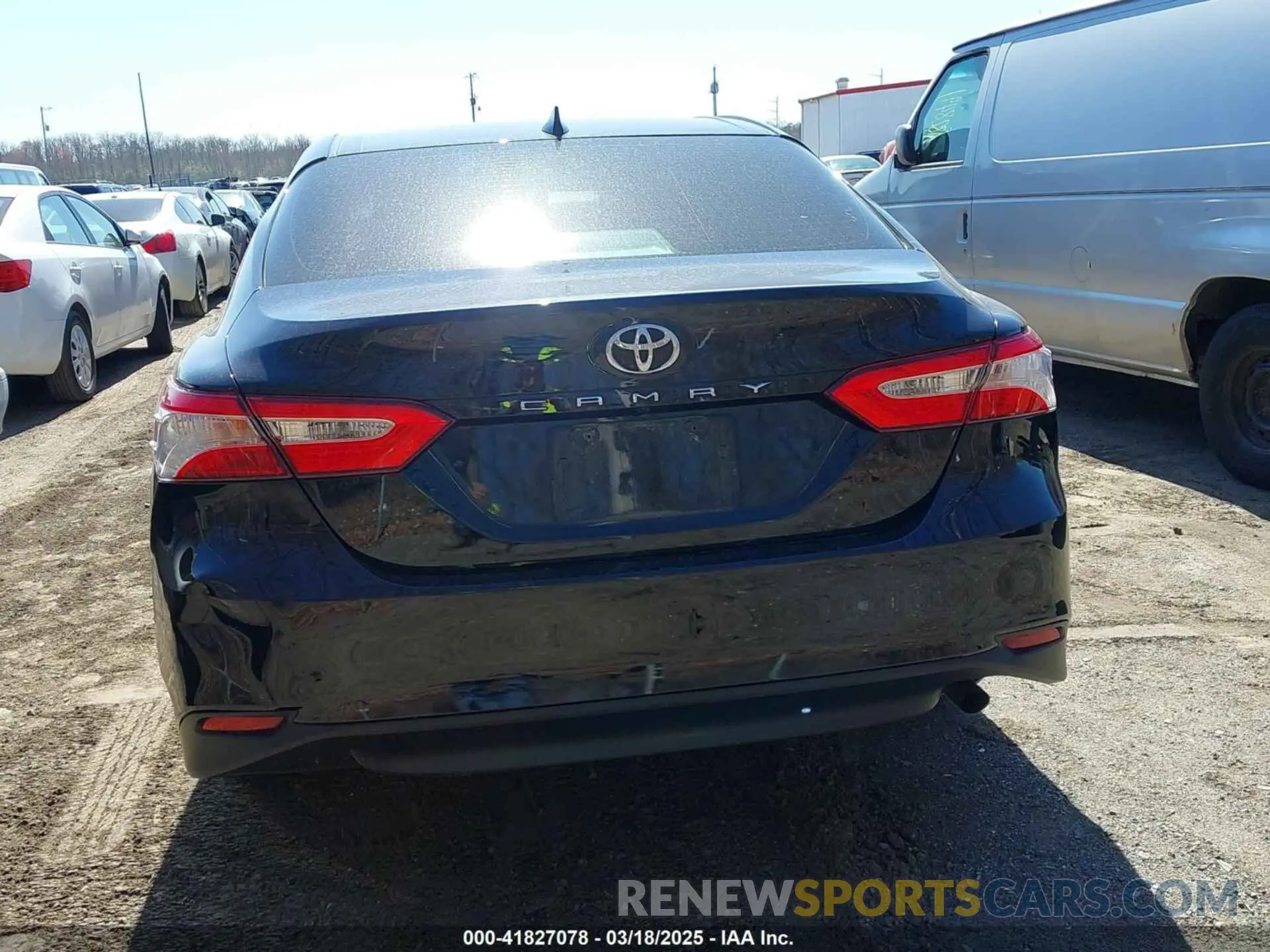 16 Photograph of a damaged car 4T1C11AK0LU884286 TOYOTA CAMRY 2020
