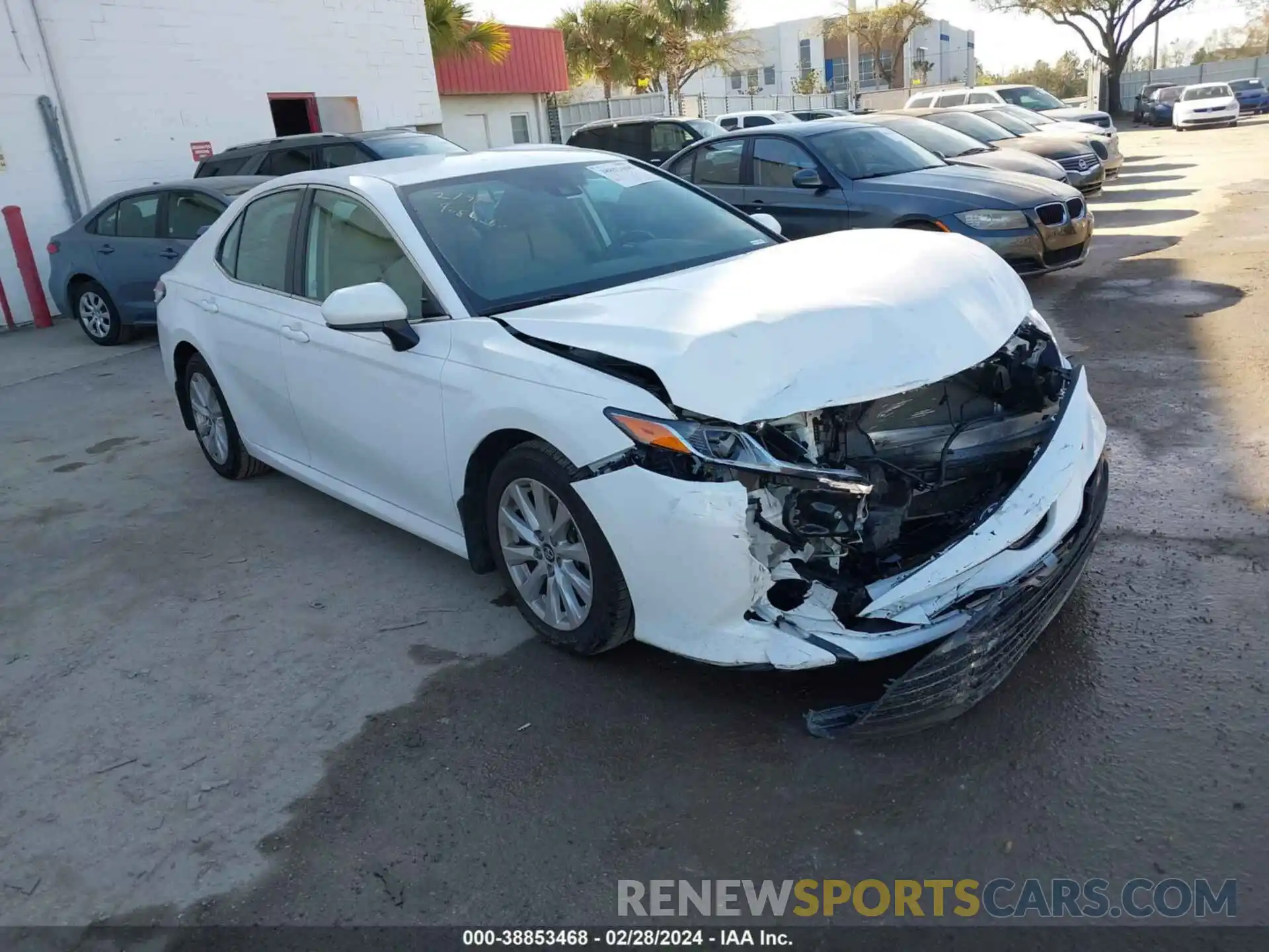 1 Photograph of a damaged car 4T1C11AK0LU908456 TOYOTA CAMRY 2020