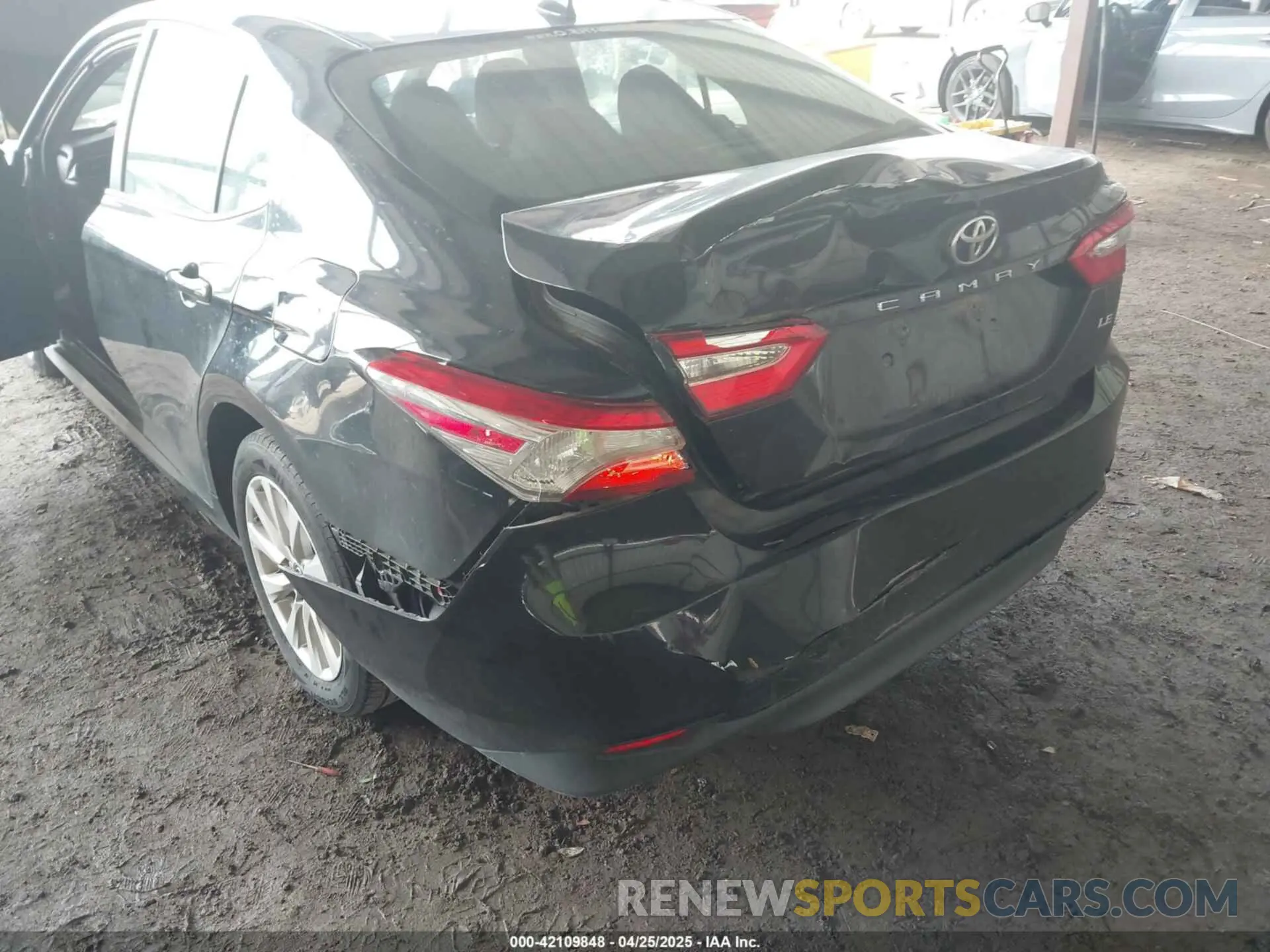 6 Photograph of a damaged car 4T1C11AK0LU916248 TOYOTA CAMRY 2020