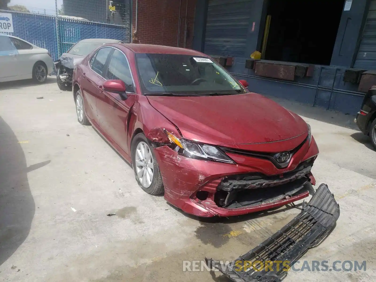 1 Photograph of a damaged car 4T1C11AK0LU917142 TOYOTA CAMRY 2020