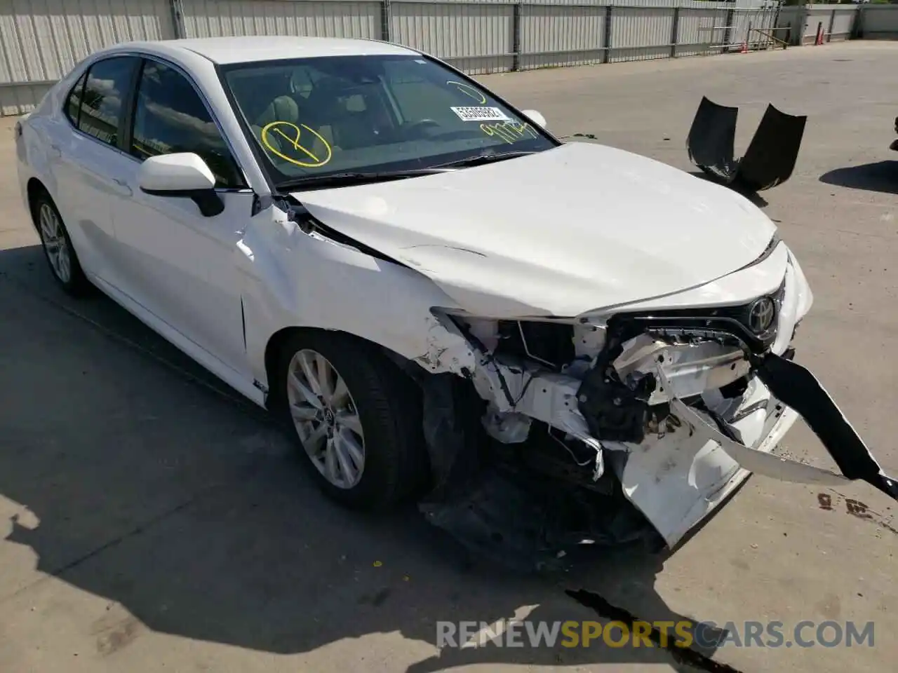 1 Photograph of a damaged car 4T1C11AK0LU917755 TOYOTA CAMRY 2020