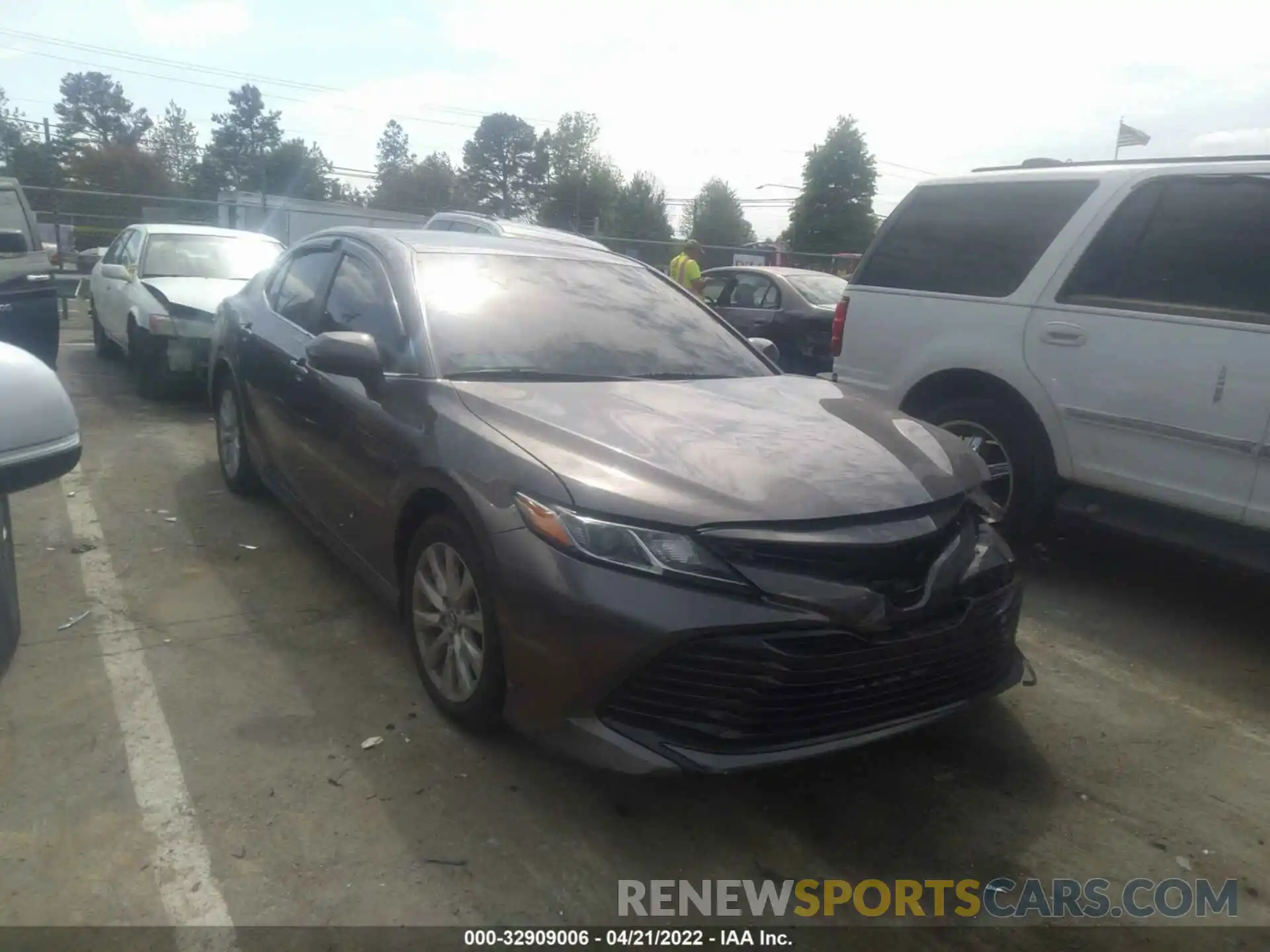 1 Photograph of a damaged car 4T1C11AK0LU921725 TOYOTA CAMRY 2020