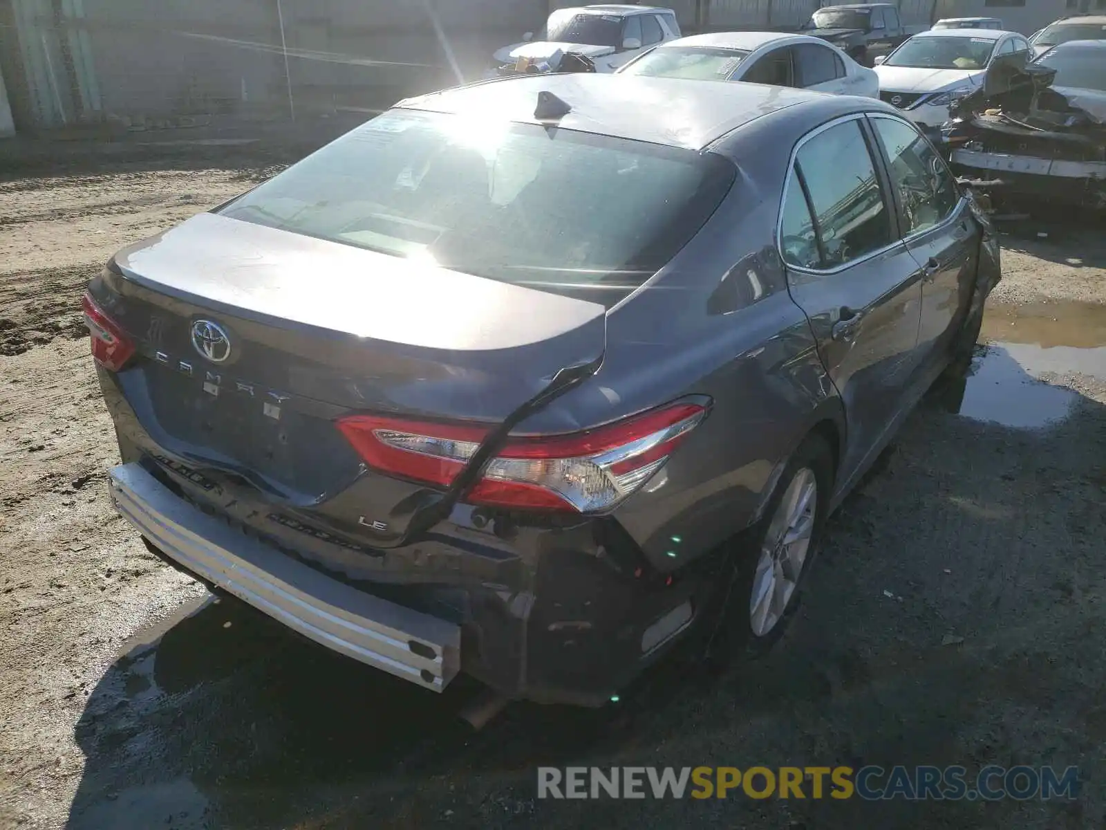 4 Photograph of a damaged car 4T1C11AK0LU927864 TOYOTA CAMRY 2020