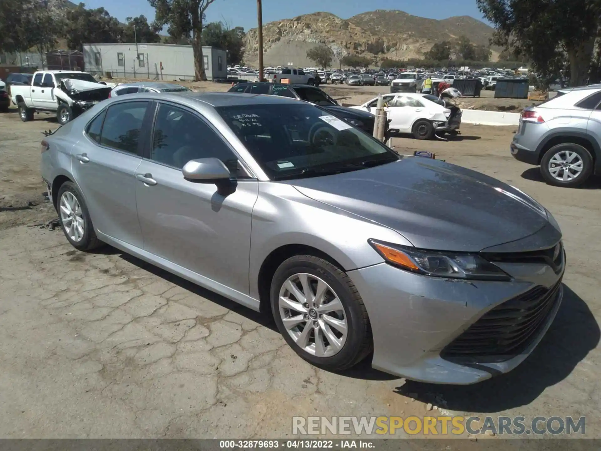 1 Photograph of a damaged car 4T1C11AK0LU928139 TOYOTA CAMRY 2020