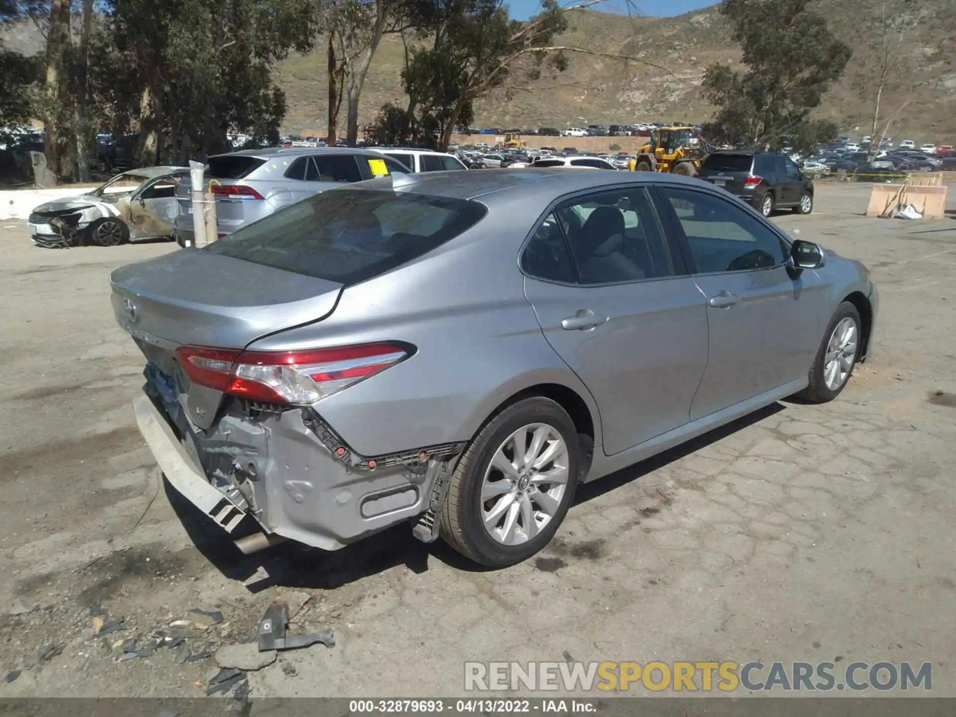 4 Photograph of a damaged car 4T1C11AK0LU928139 TOYOTA CAMRY 2020