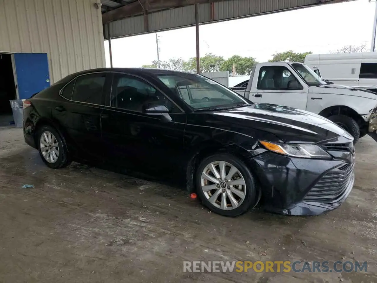 4 Photograph of a damaged car 4T1C11AK0LU937052 TOYOTA CAMRY 2020