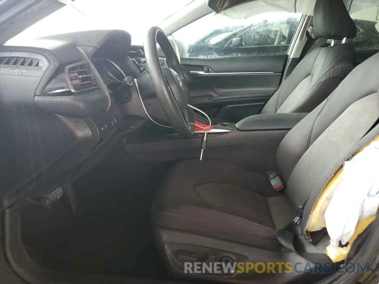 7 Photograph of a damaged car 4T1C11AK0LU937052 TOYOTA CAMRY 2020