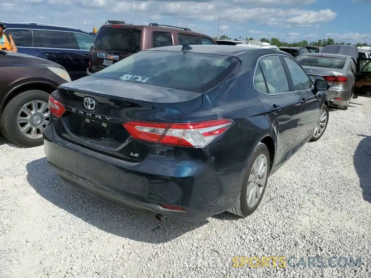 4 Photograph of a damaged car 4T1C11AK0LU939061 TOYOTA CAMRY 2020