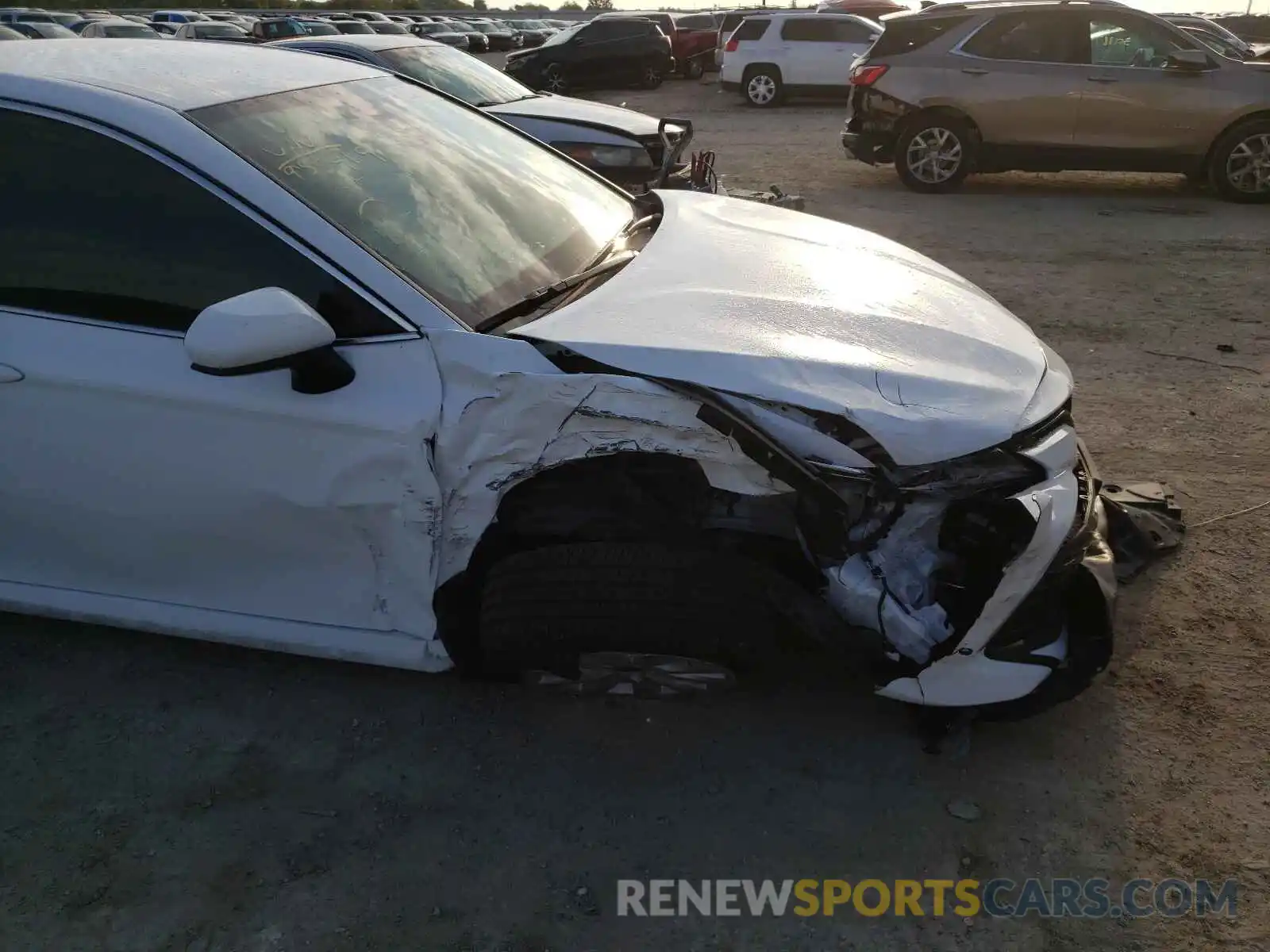 9 Photograph of a damaged car 4T1C11AK0LU955969 TOYOTA CAMRY 2020