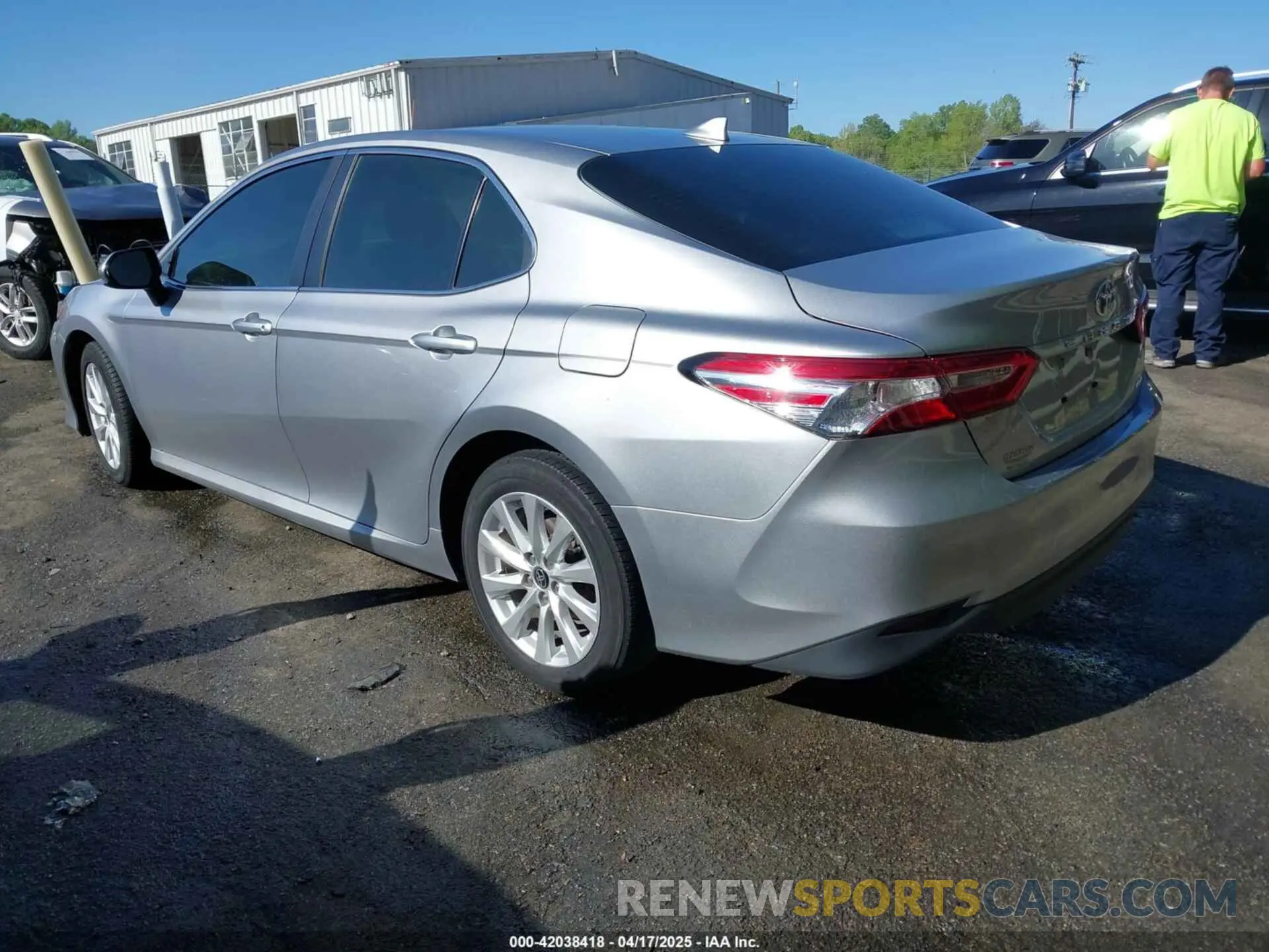 3 Photograph of a damaged car 4T1C11AK0LU994397 TOYOTA CAMRY 2020
