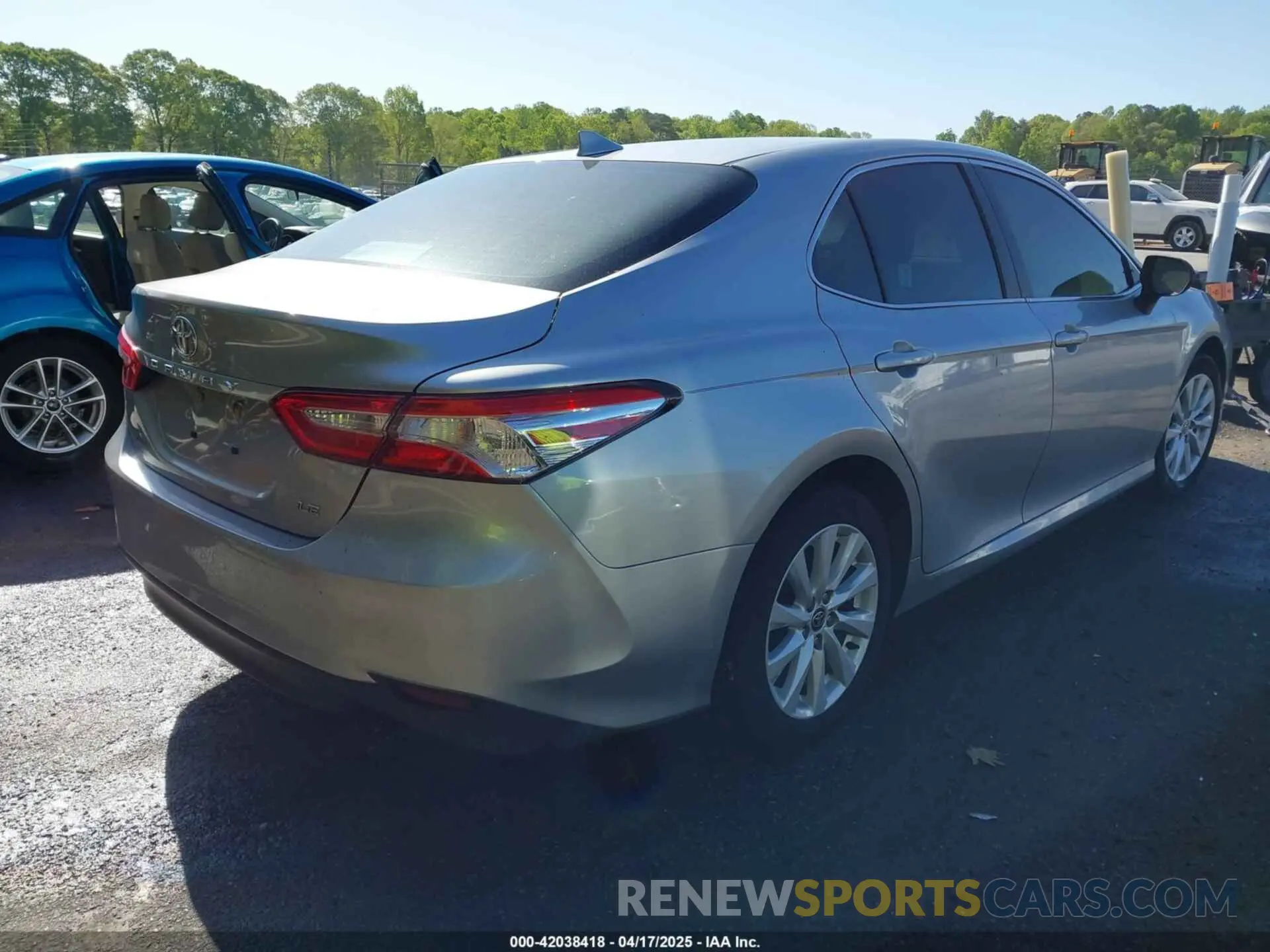 4 Photograph of a damaged car 4T1C11AK0LU994397 TOYOTA CAMRY 2020